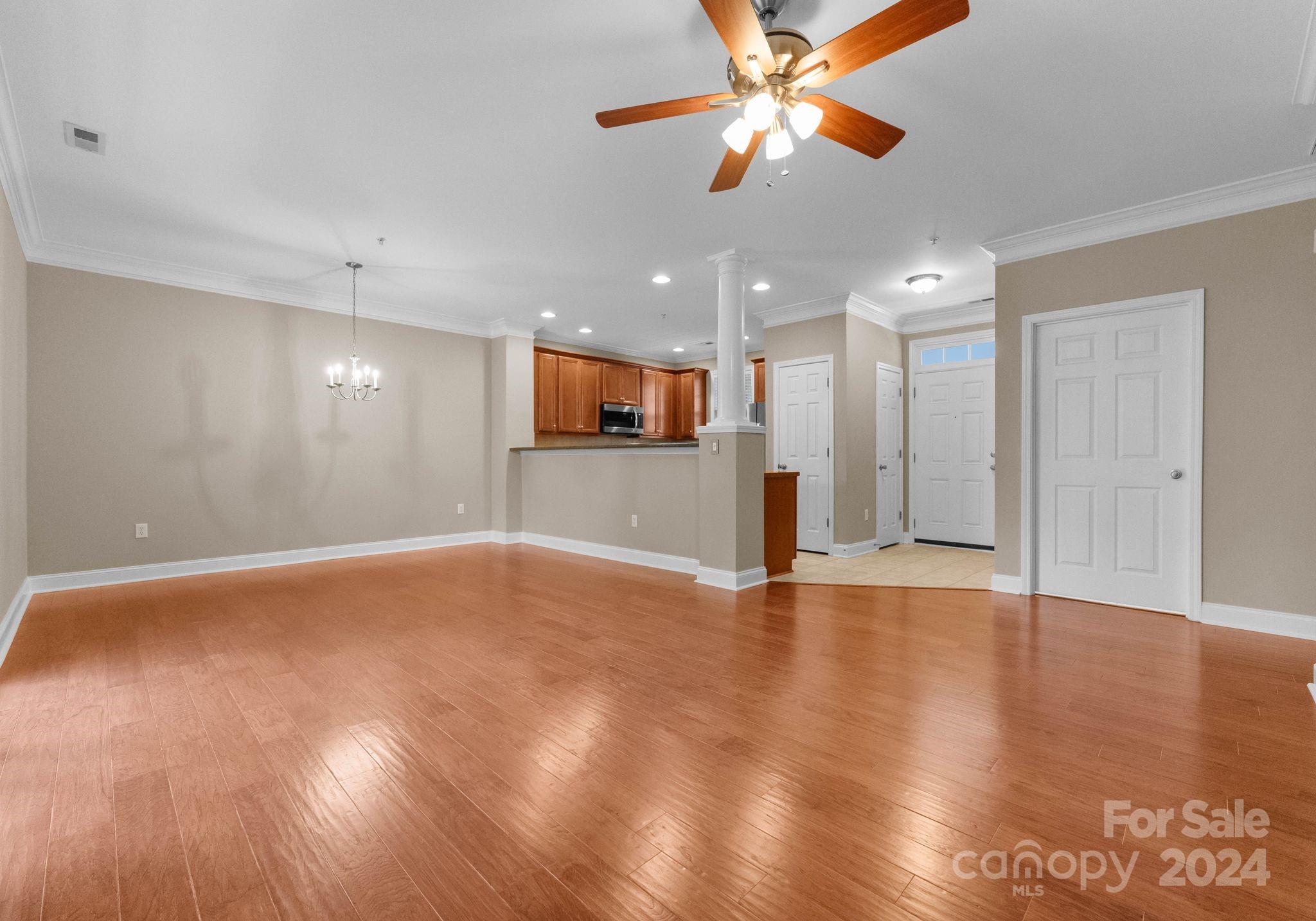 8921 Rosalyn Glen Road
