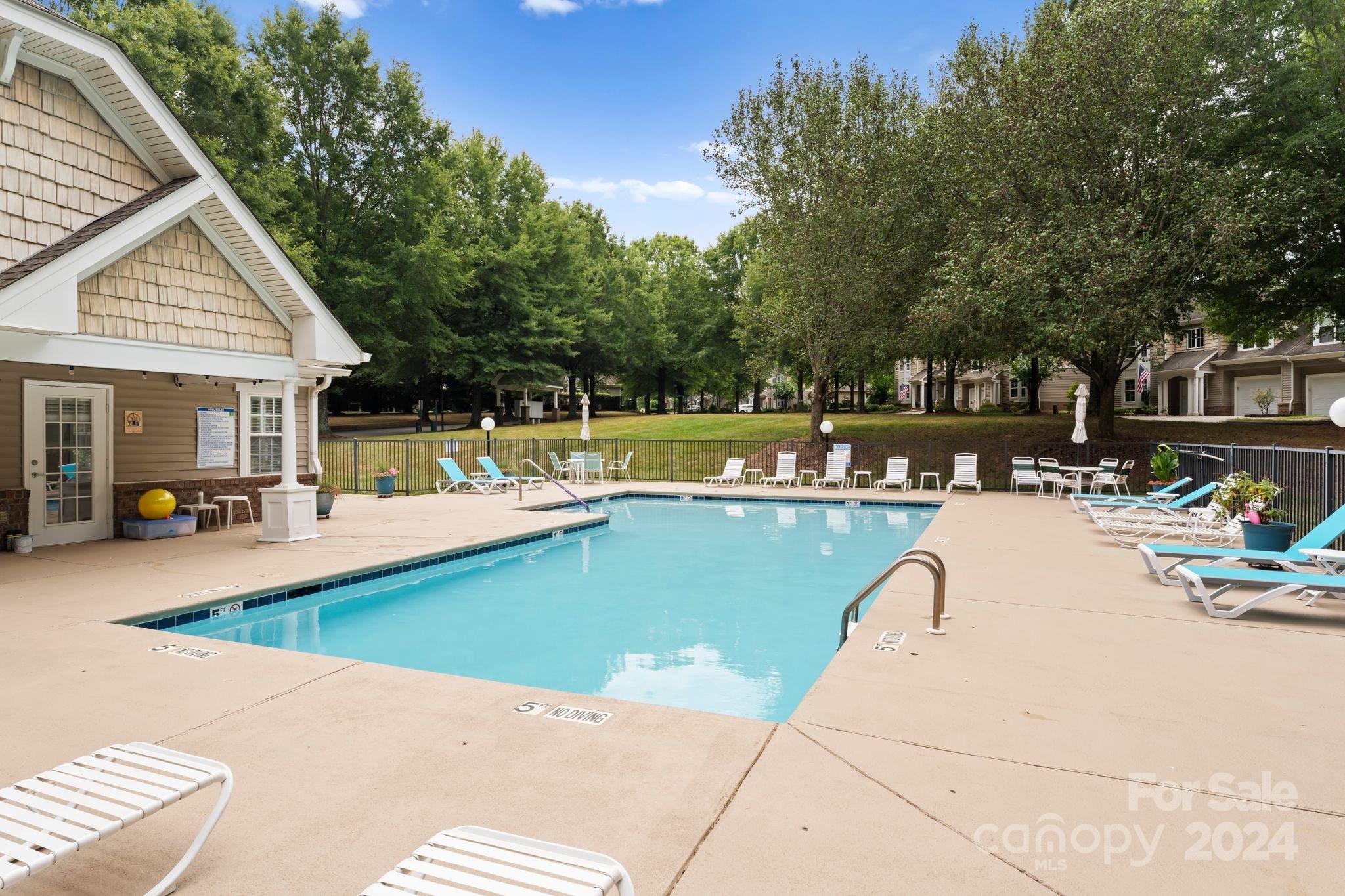 8921 Rosalyn Glen Road