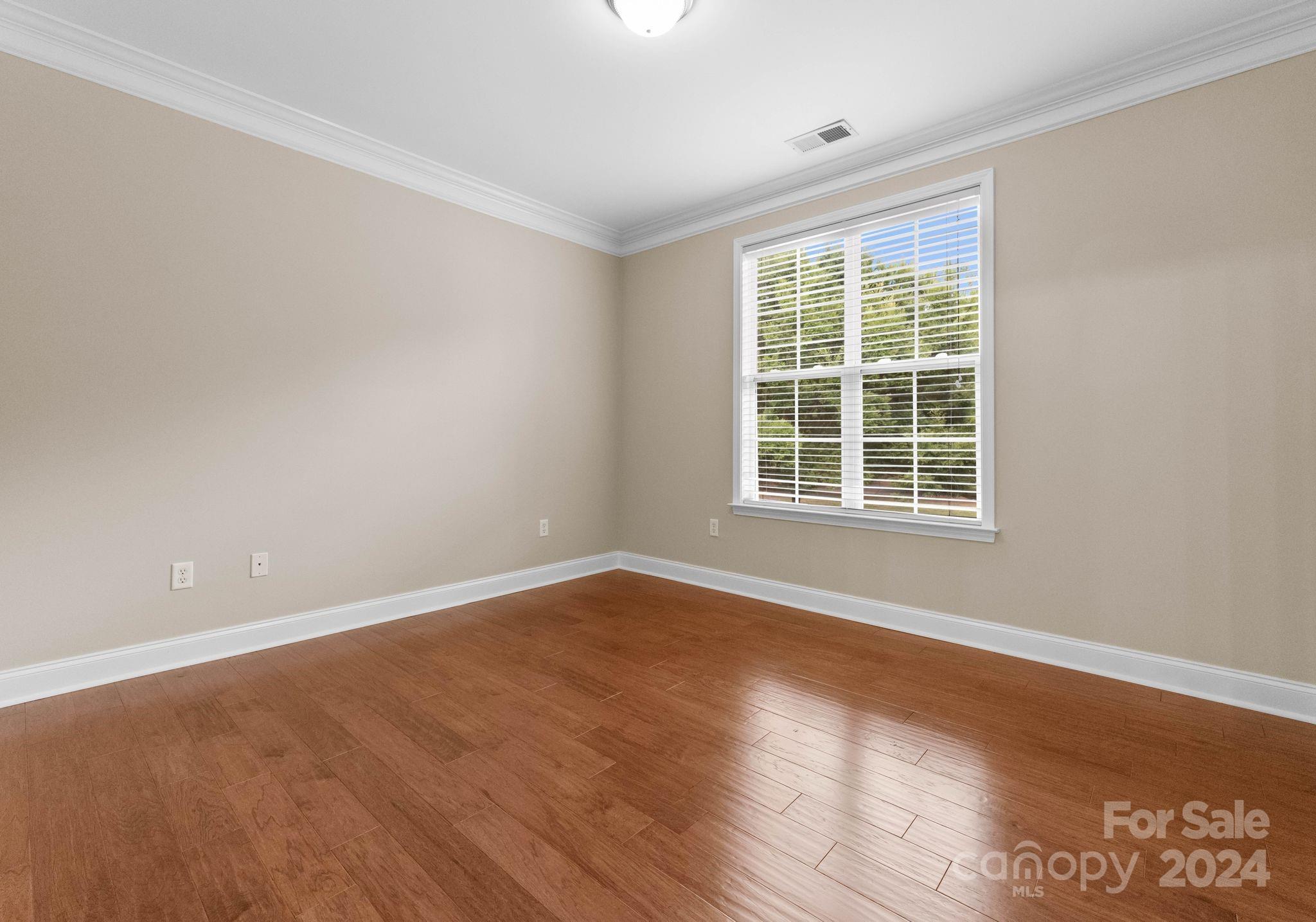 8921 Rosalyn Glen Road