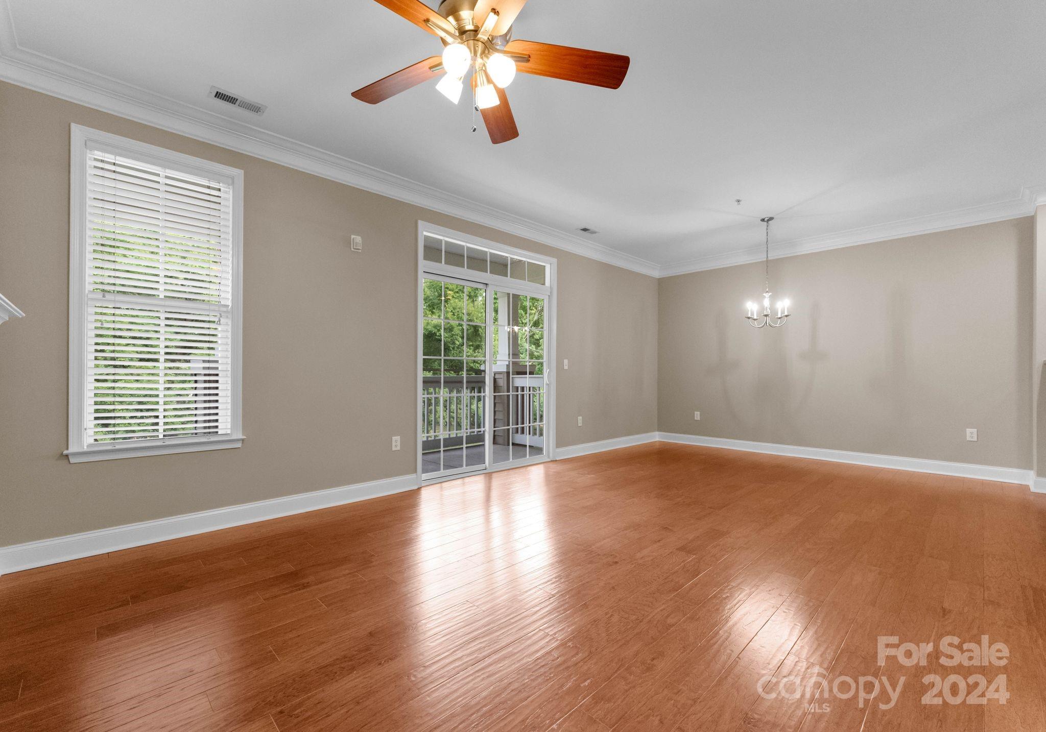 8921 Rosalyn Glen Road