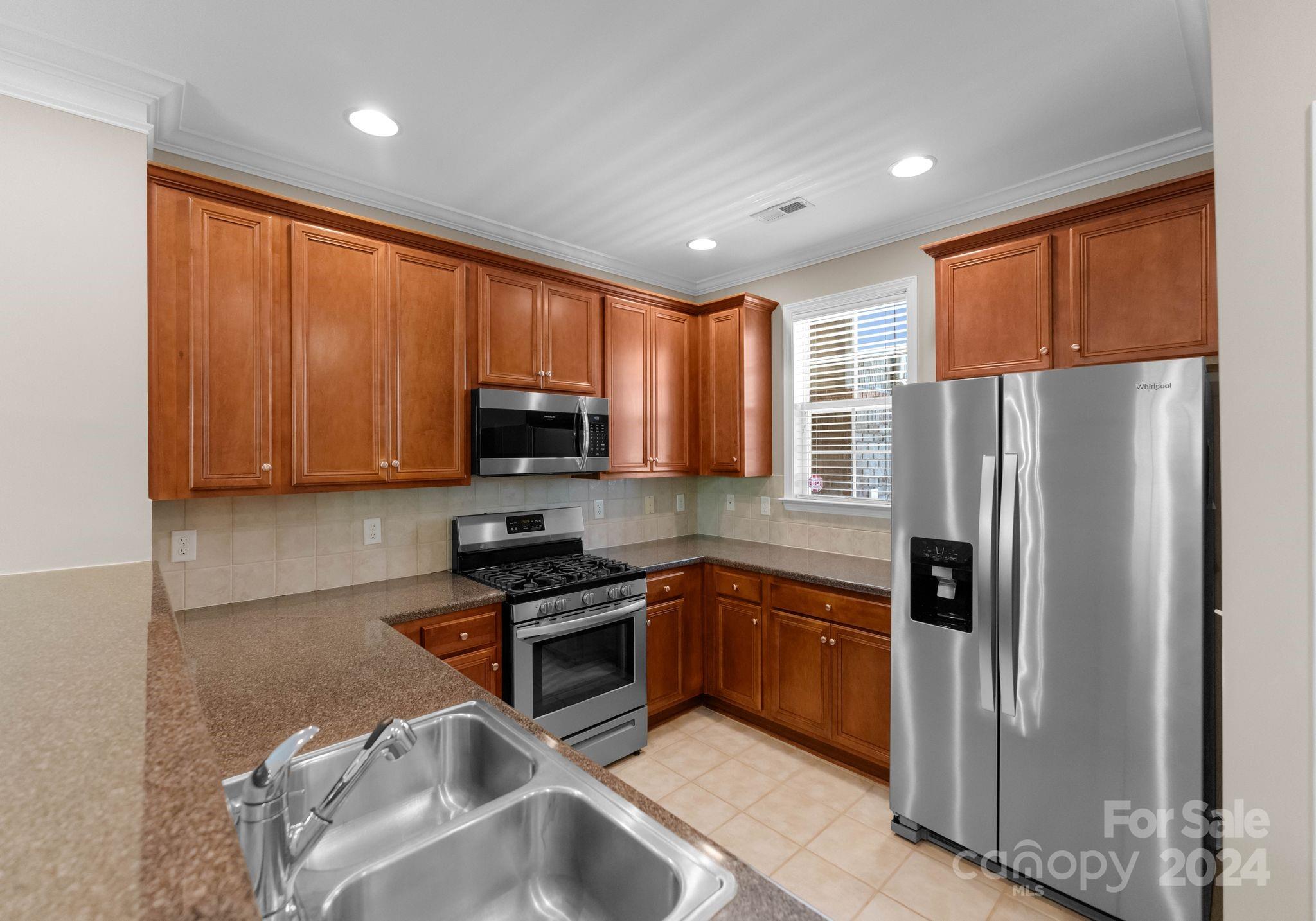 8921 Rosalyn Glen Road