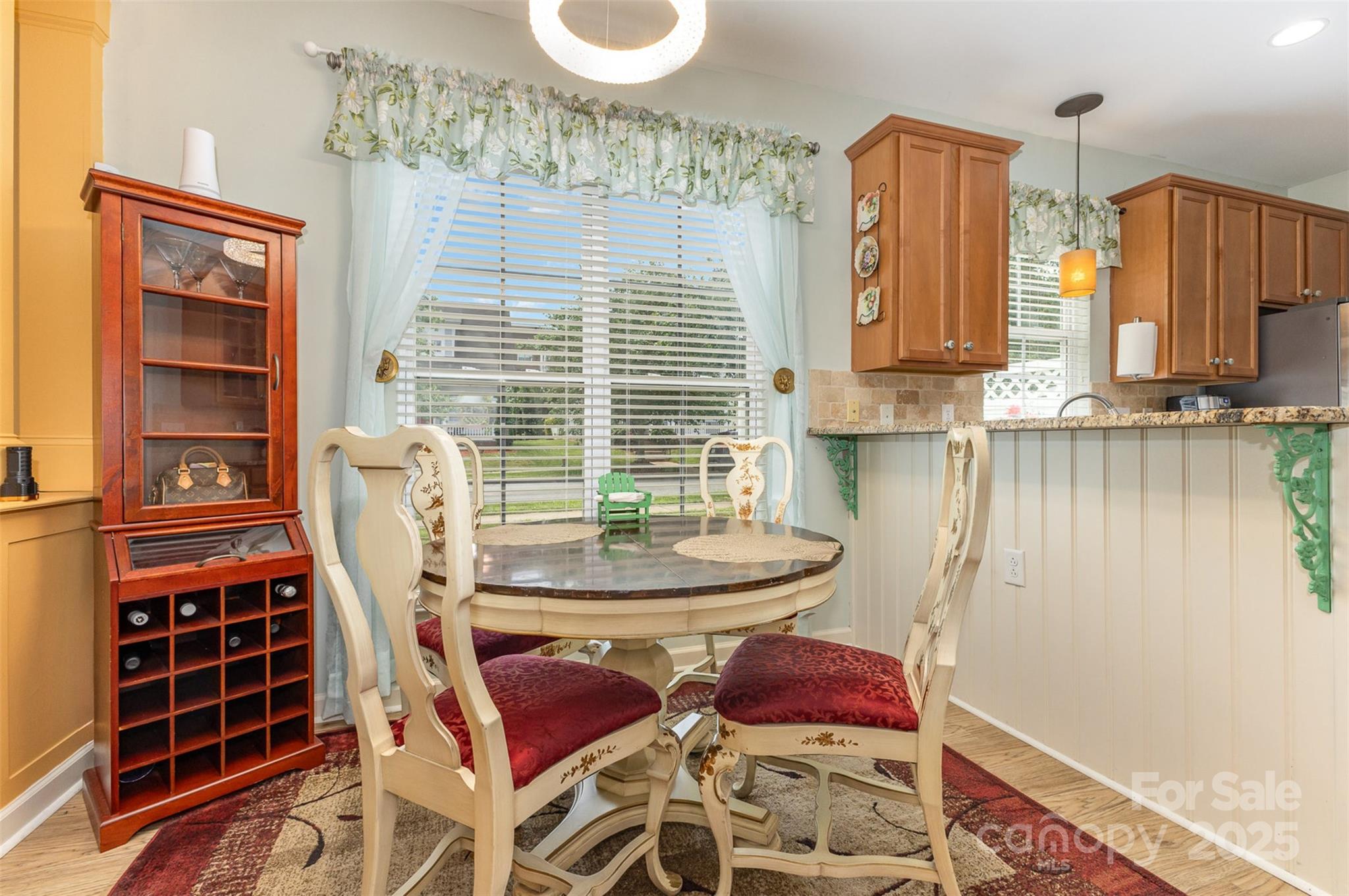 186 Gresham Lane