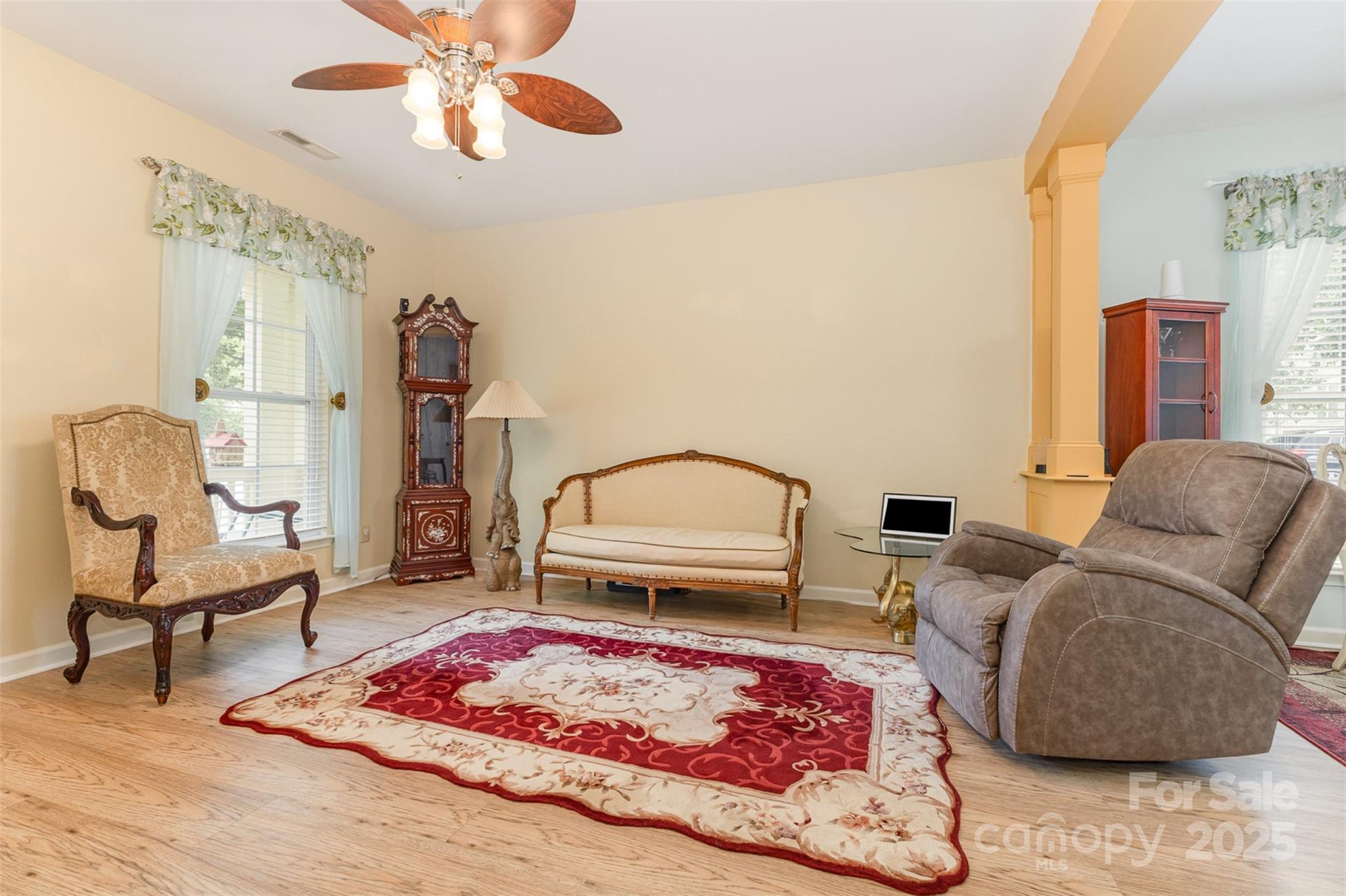 186 Gresham Lane