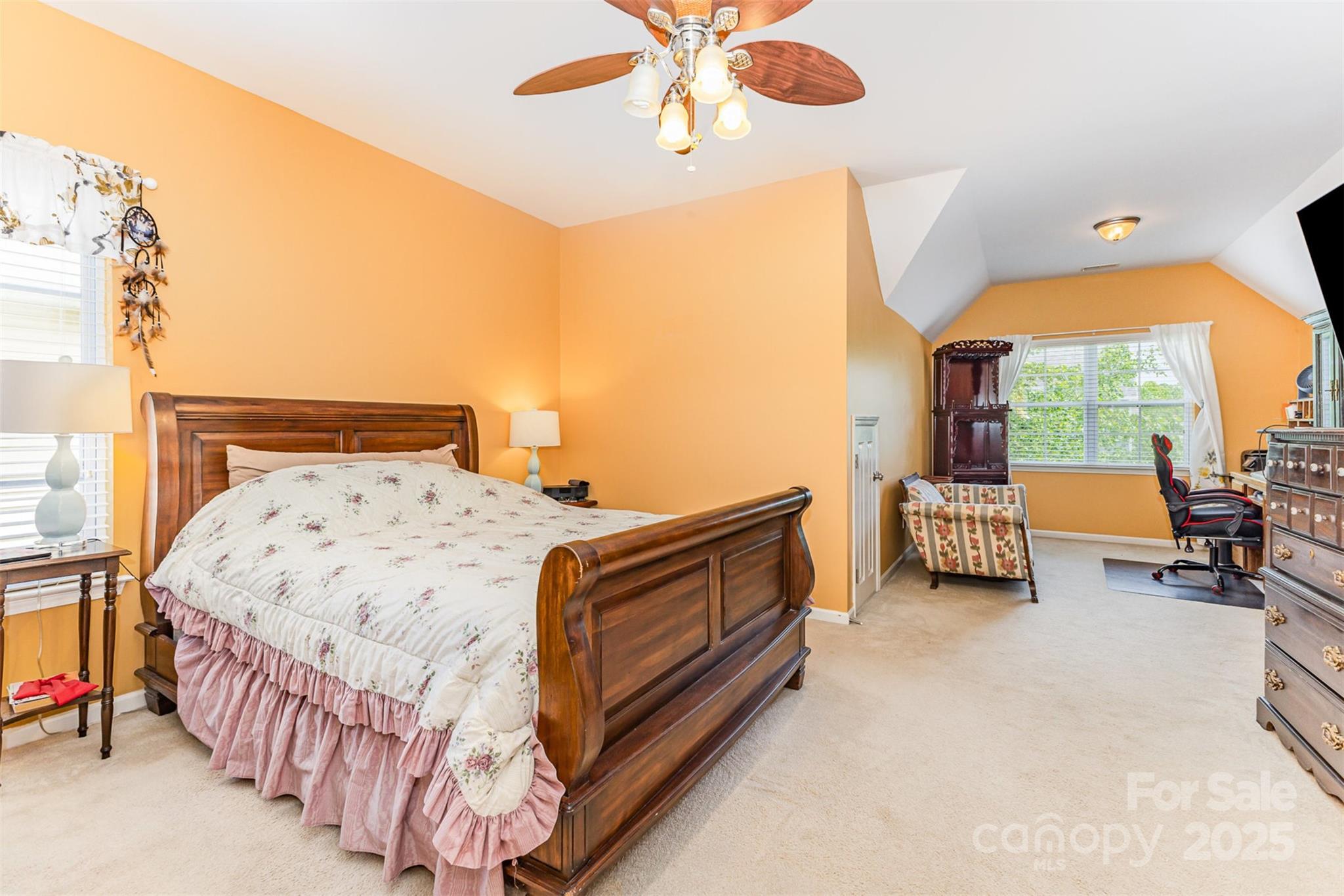 186 Gresham Lane