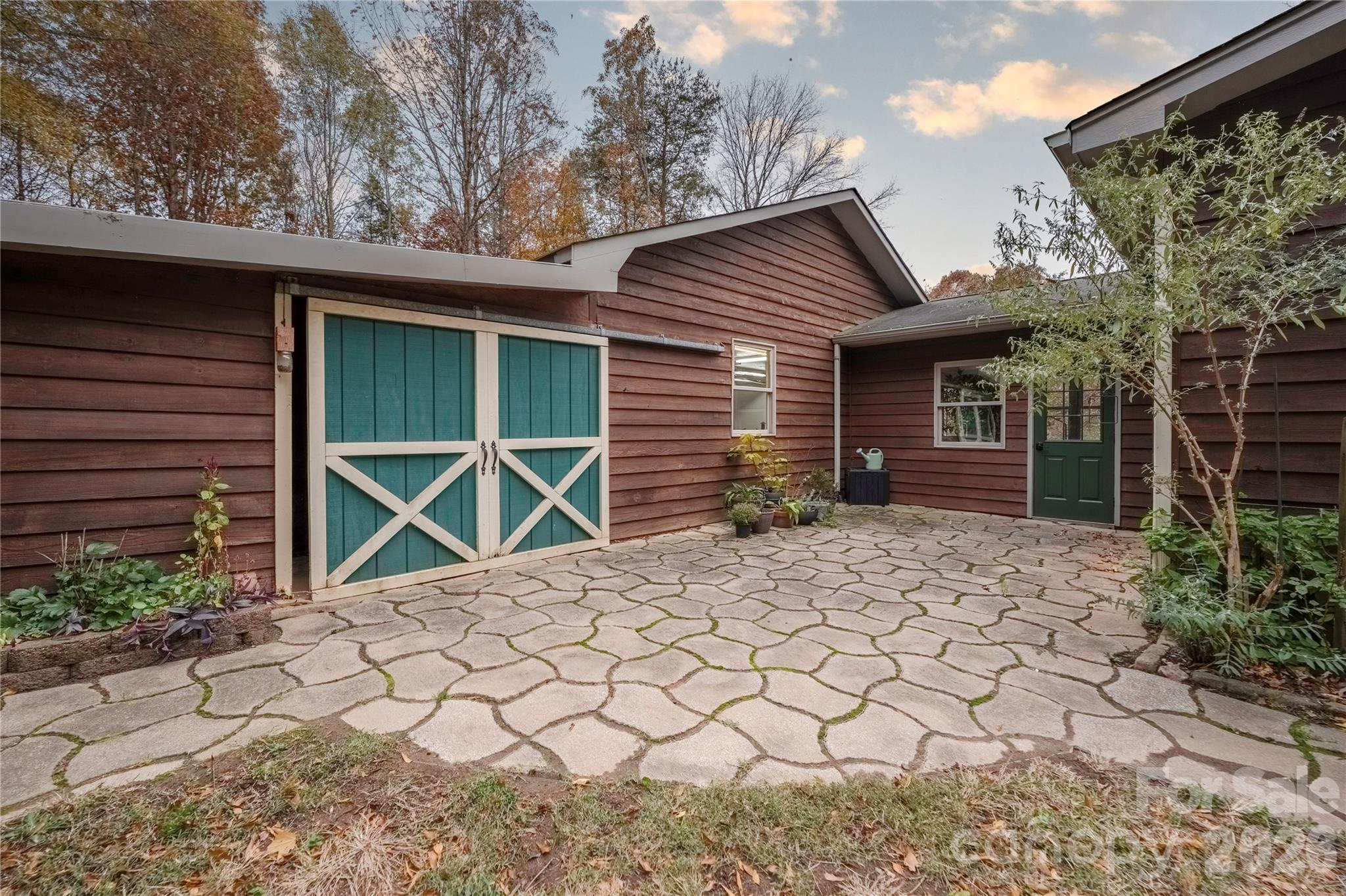 2174 Lynmore Drive