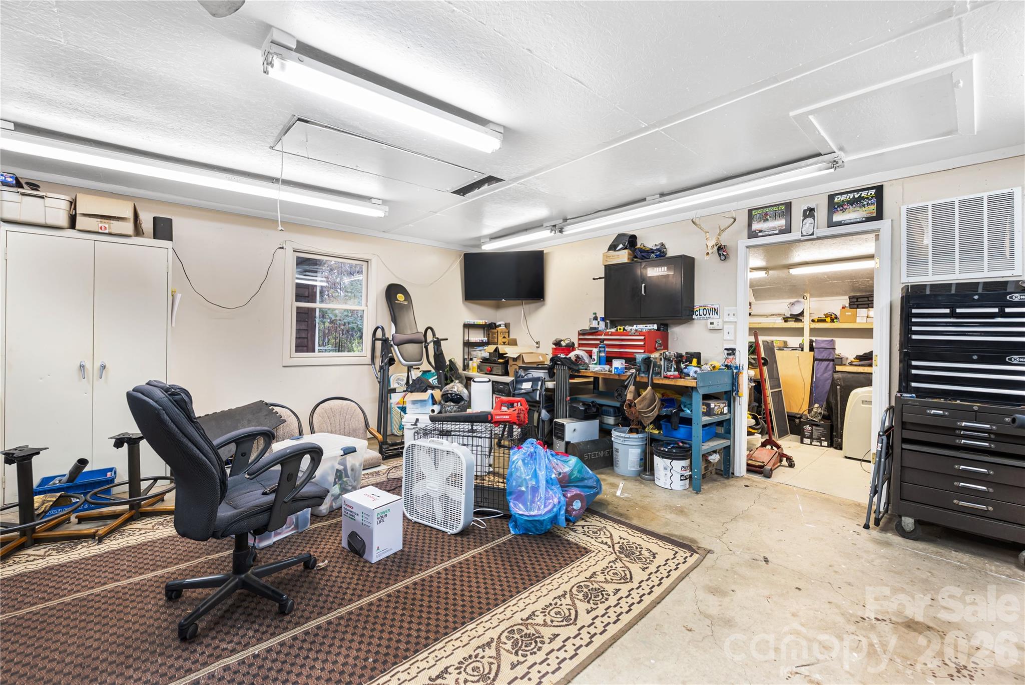 2174 Lynmore Drive