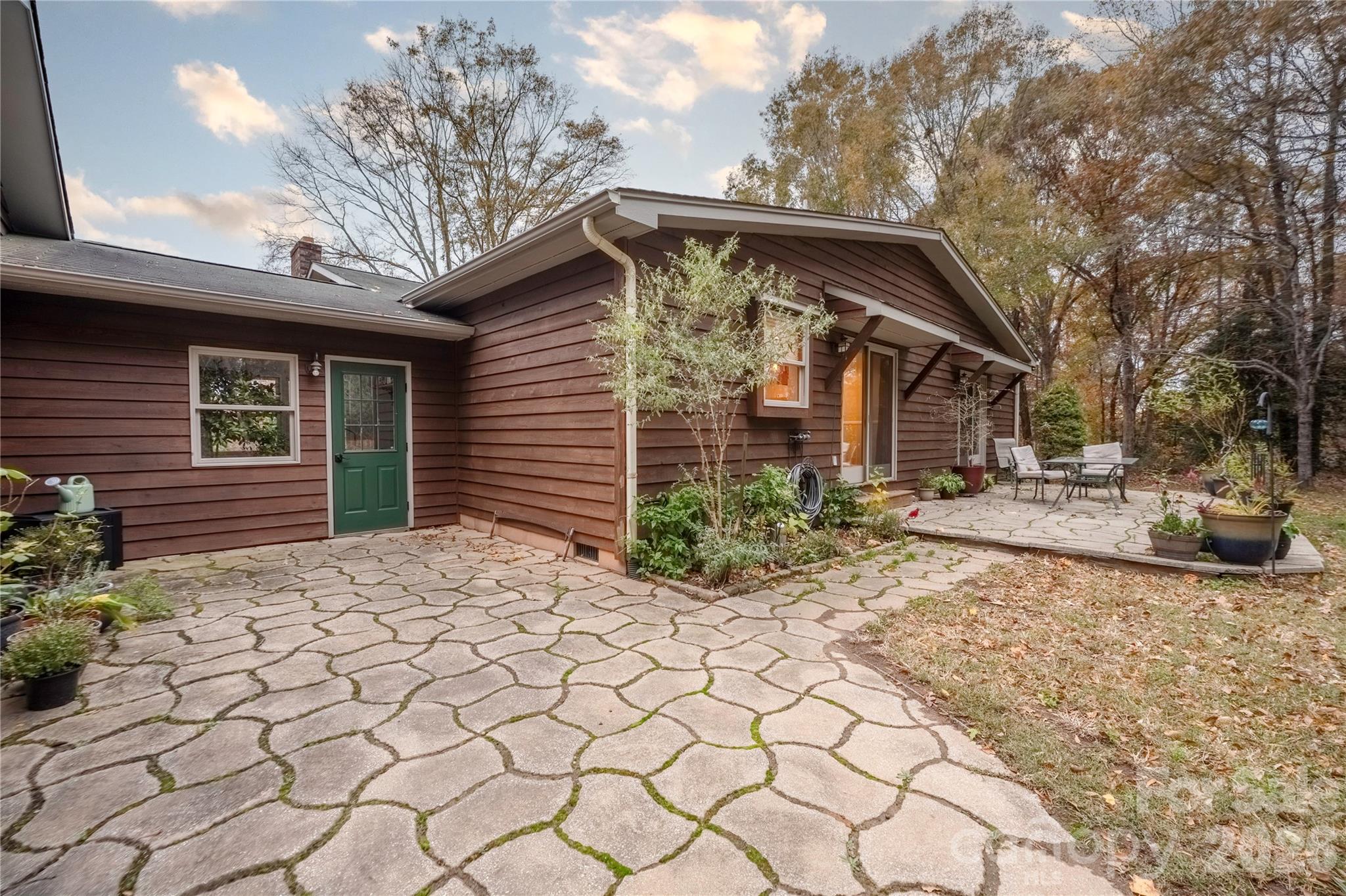 2174 Lynmore Drive