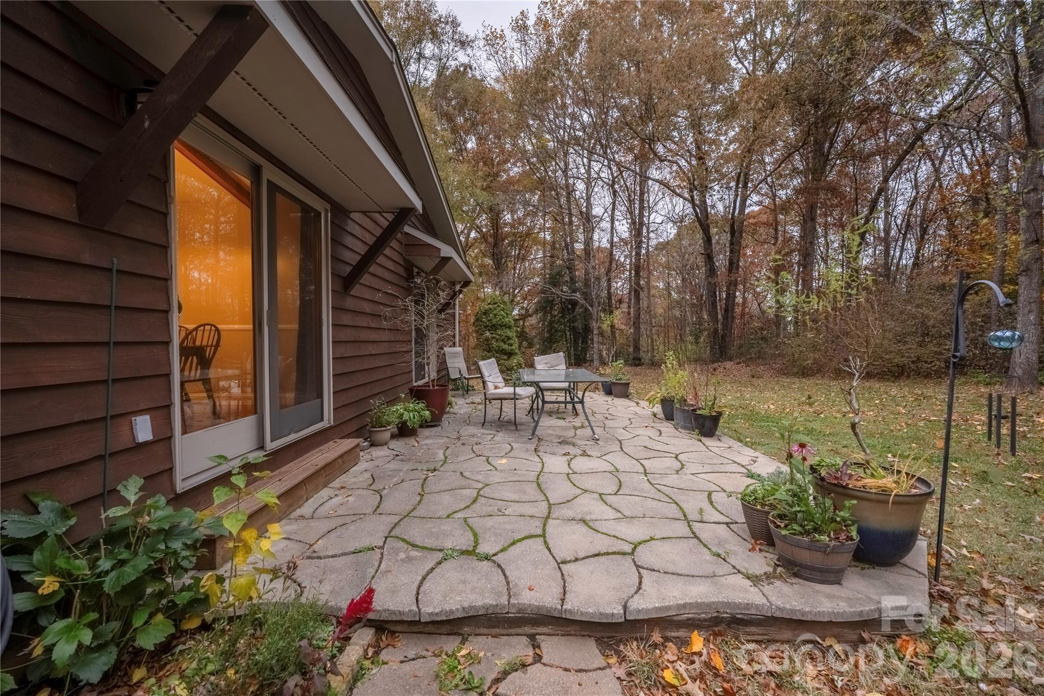 2174 Lynmore Drive