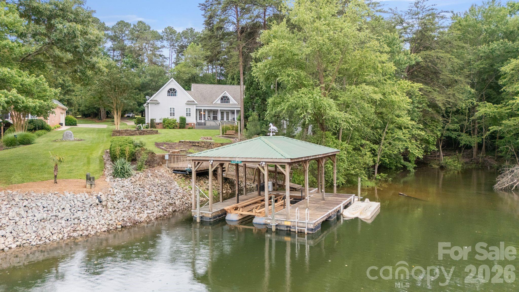 9372 Island Point Road