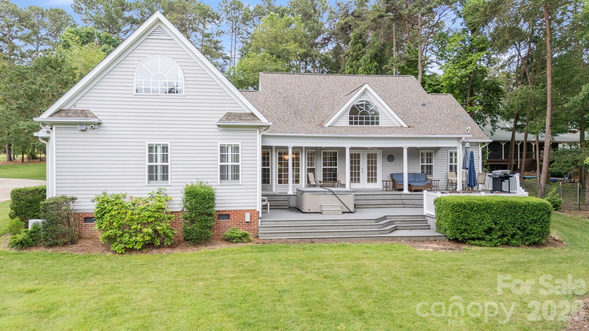 9372 Island Point Road