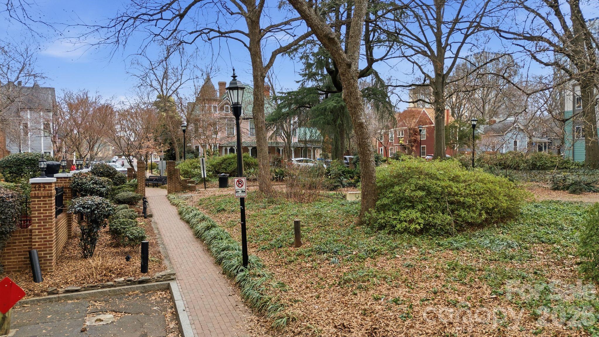 413 W 8th Street