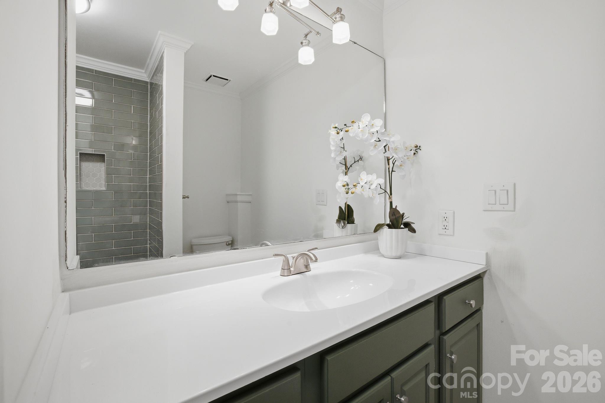 413 W 8th Street