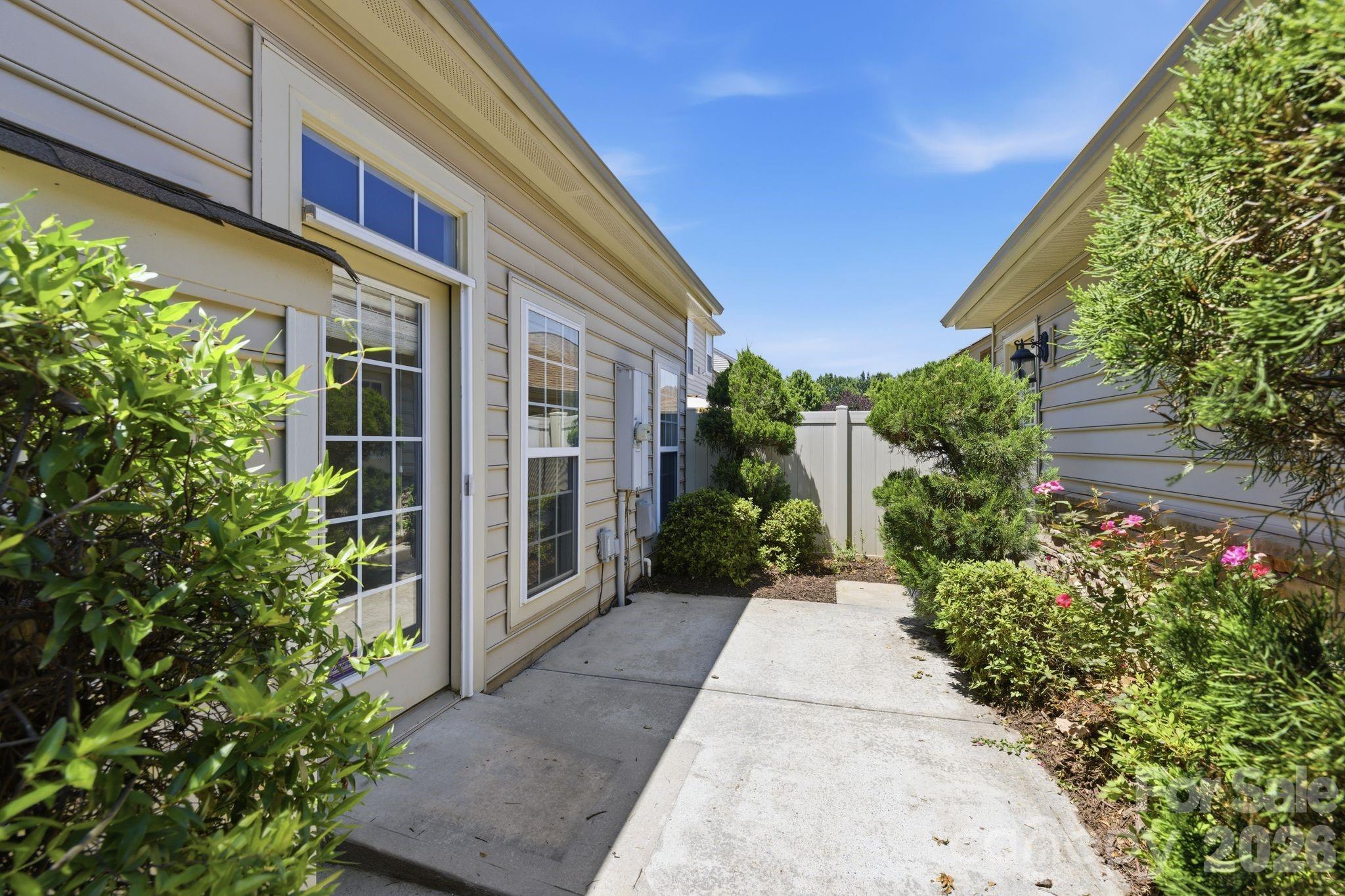 8304 Viewpoint Lane