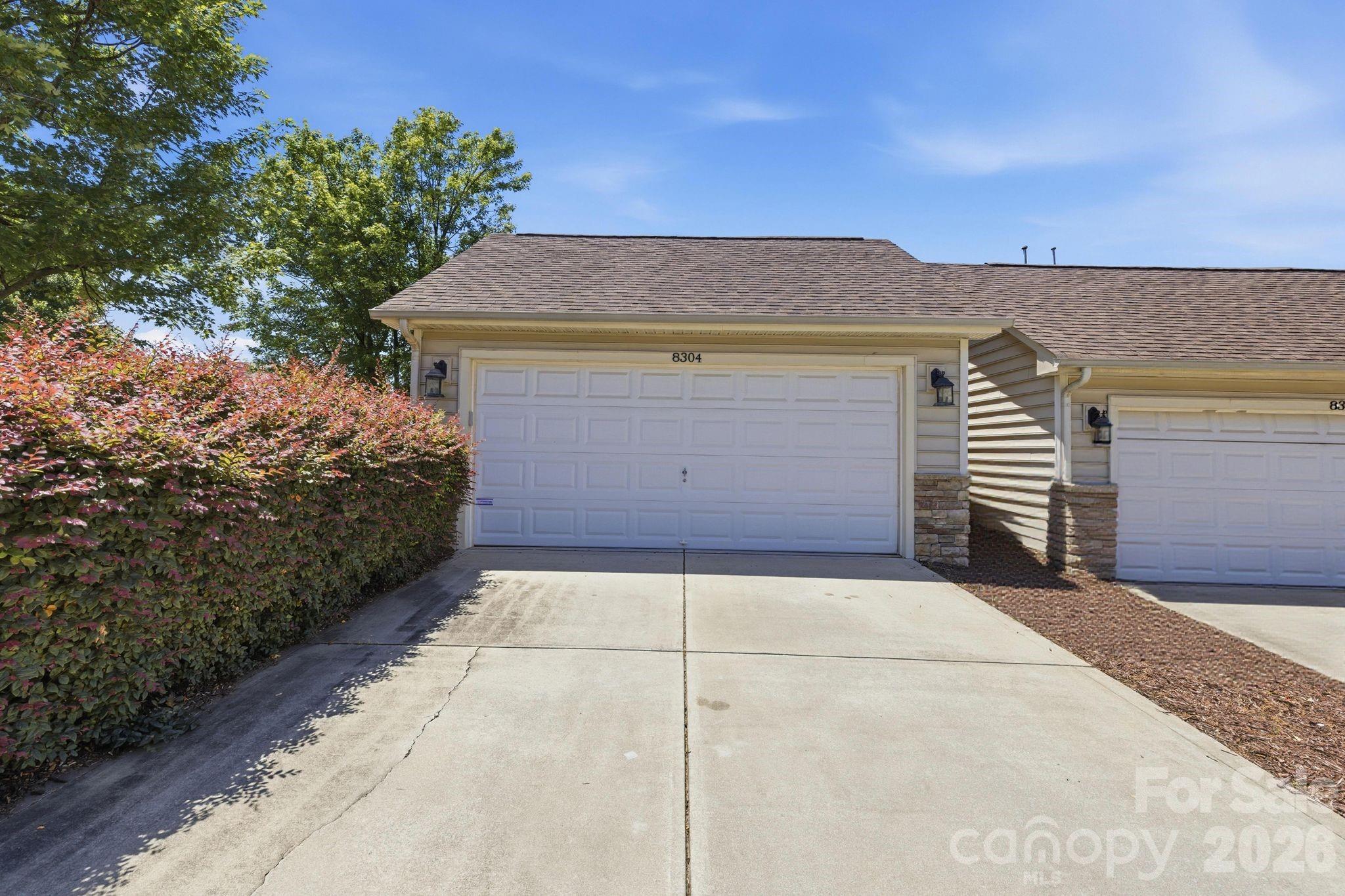 8304 Viewpoint Lane