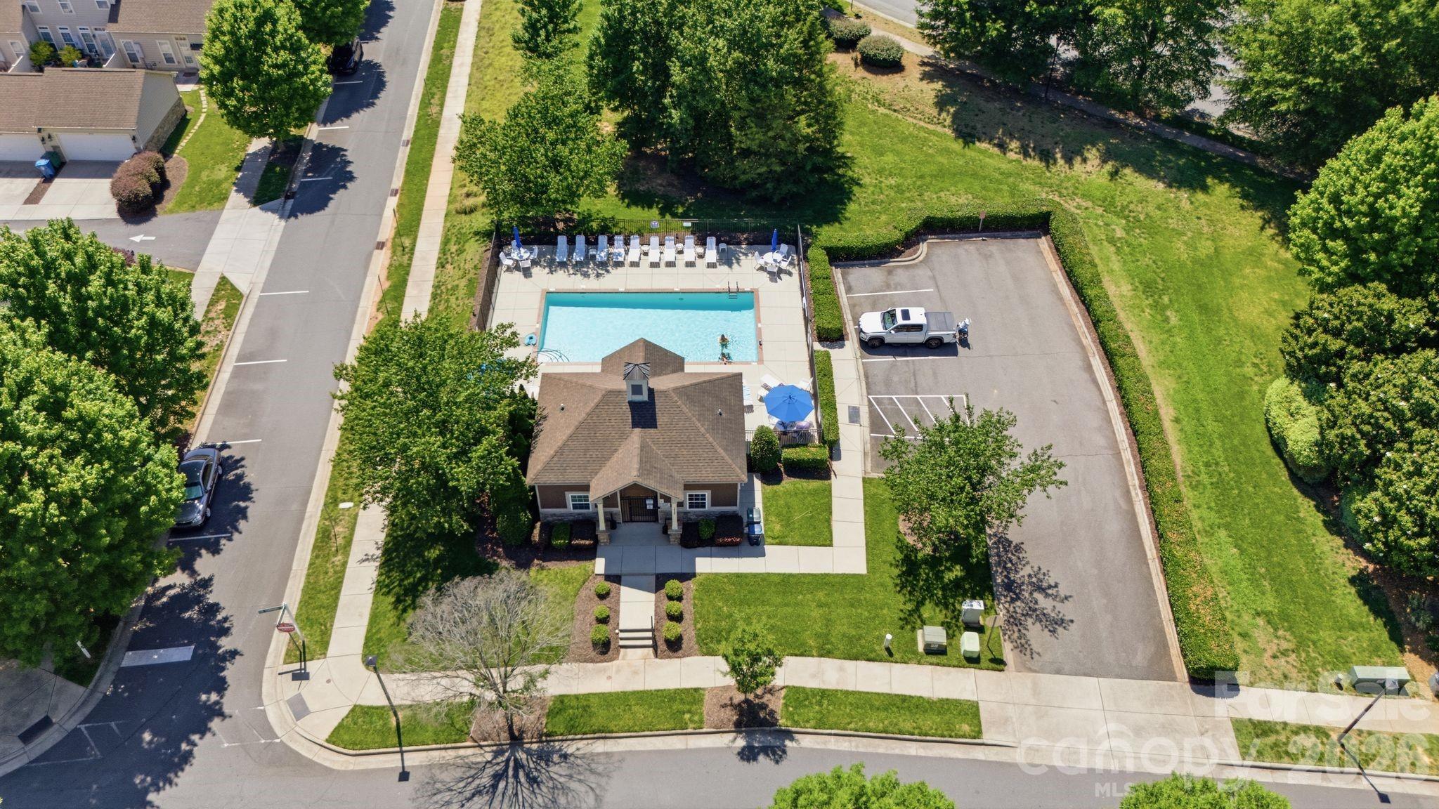 8304 Viewpoint Lane
