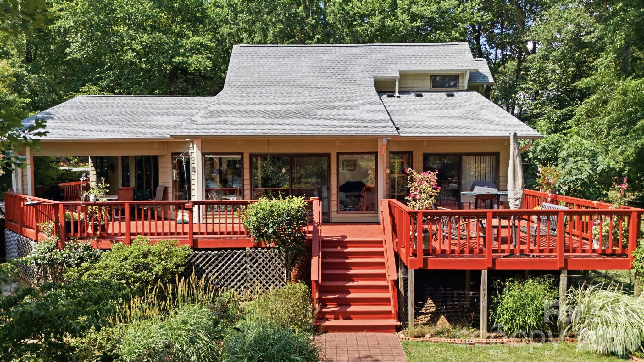 125 Misty Cove Lane