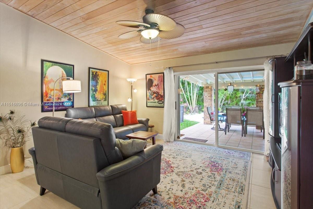 18100 SW 88th Ct