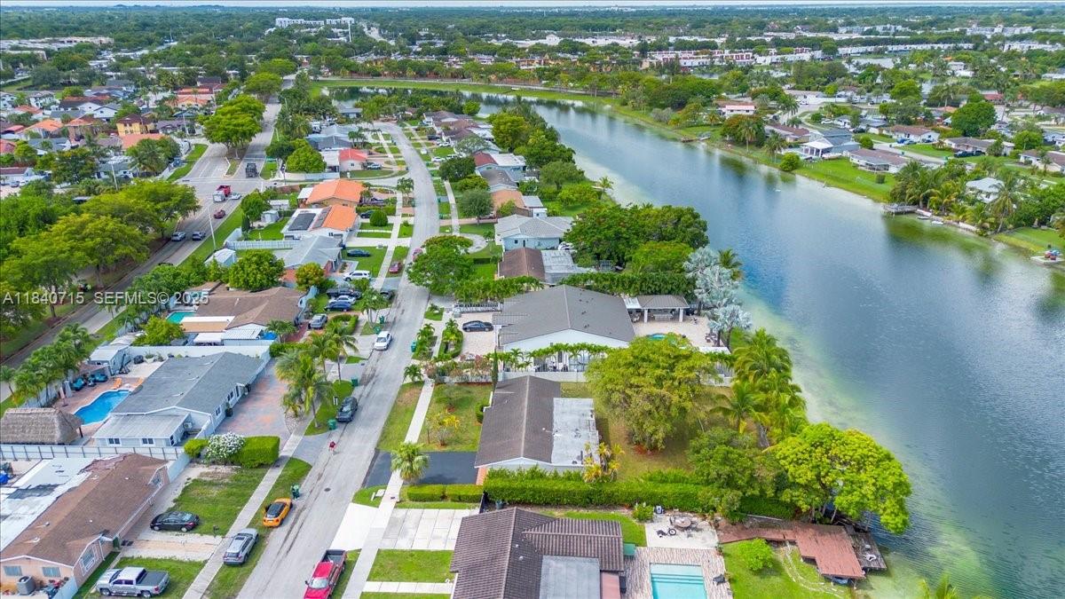 7700 SW 137th Ct