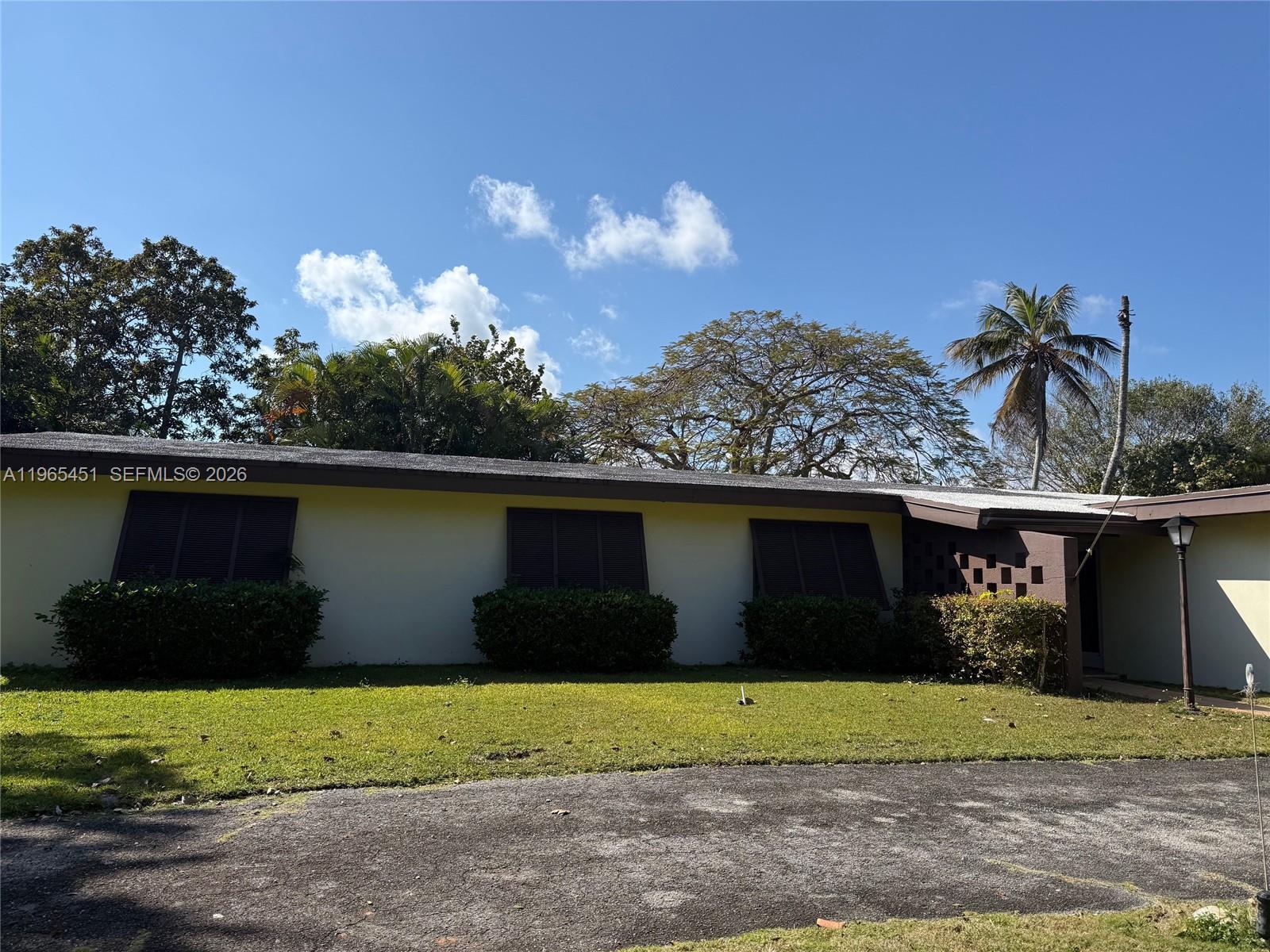 11820 SW 69th Ct Unit: *