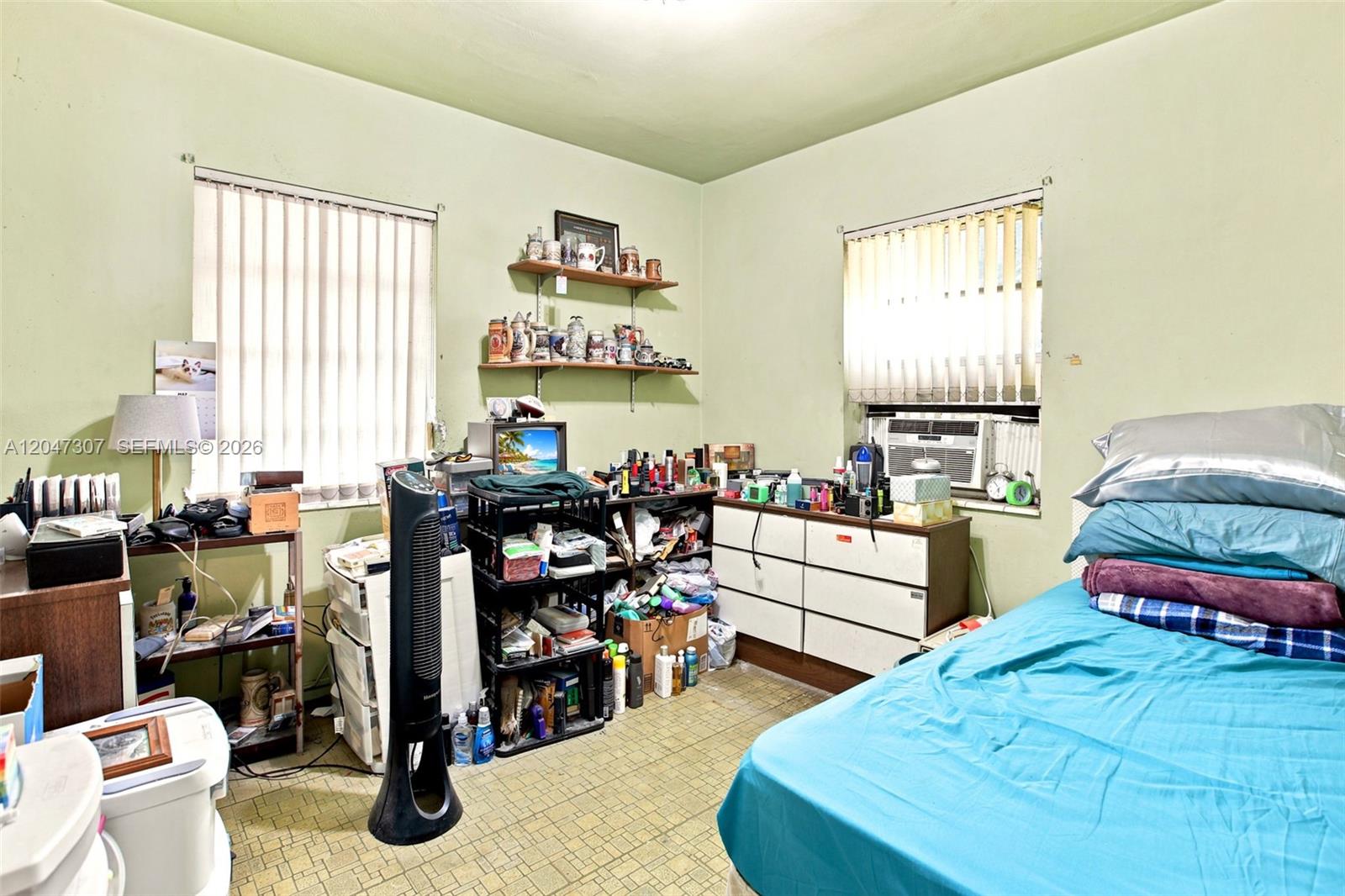 790 E 6th Pl