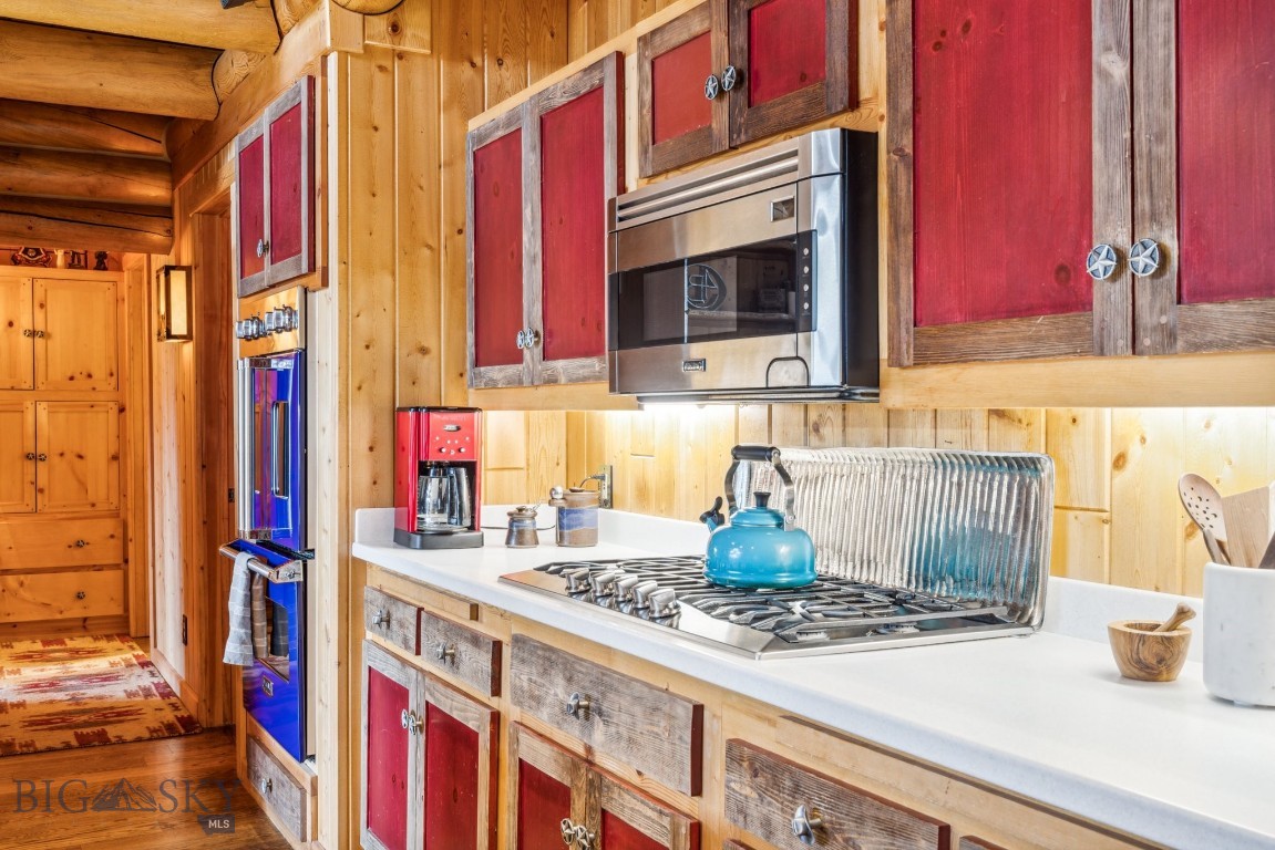 238 Great Gray Hollow