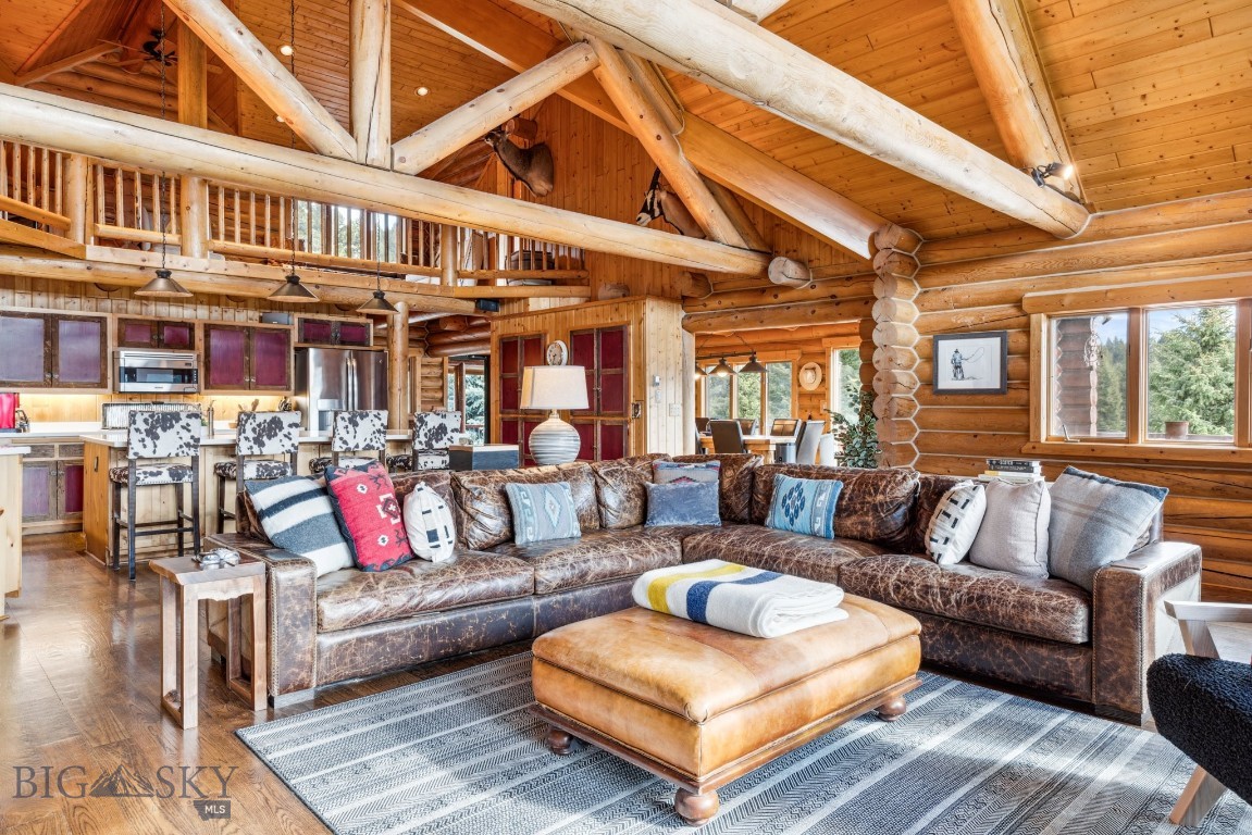 238 Great Gray Hollow