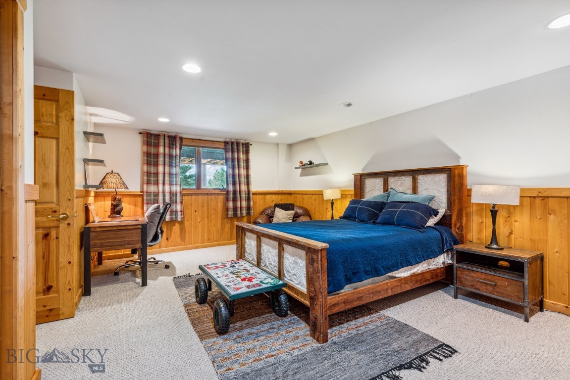 238 Great Gray Hollow