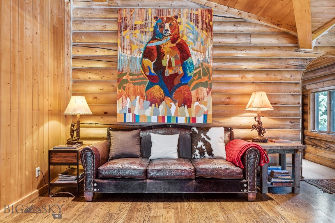 238 Great Gray Hollow