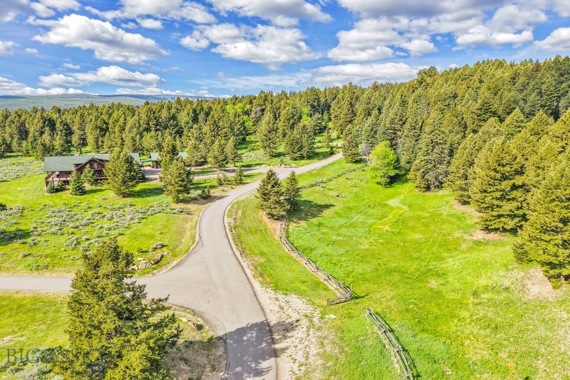 238 Great Gray Hollow