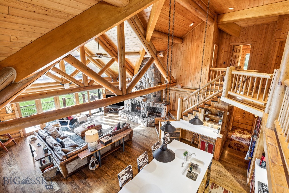 238 Great Gray Hollow