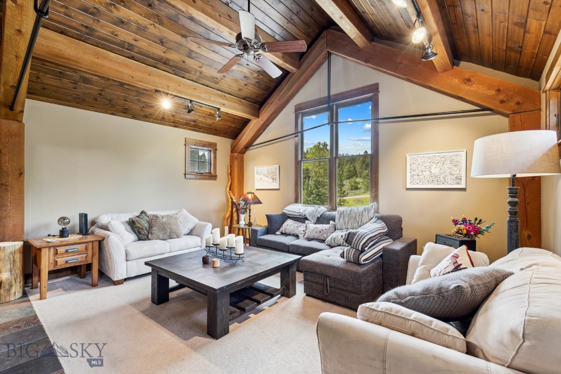 238 Great Gray Hollow