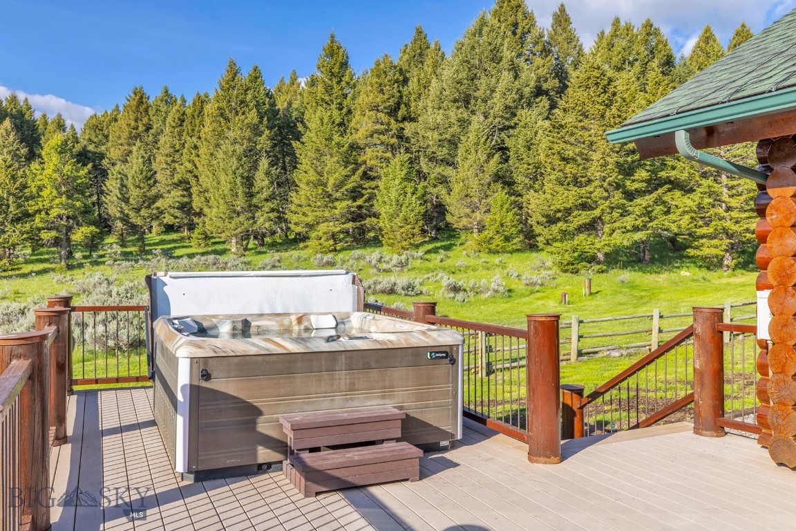 238 Great Gray Hollow