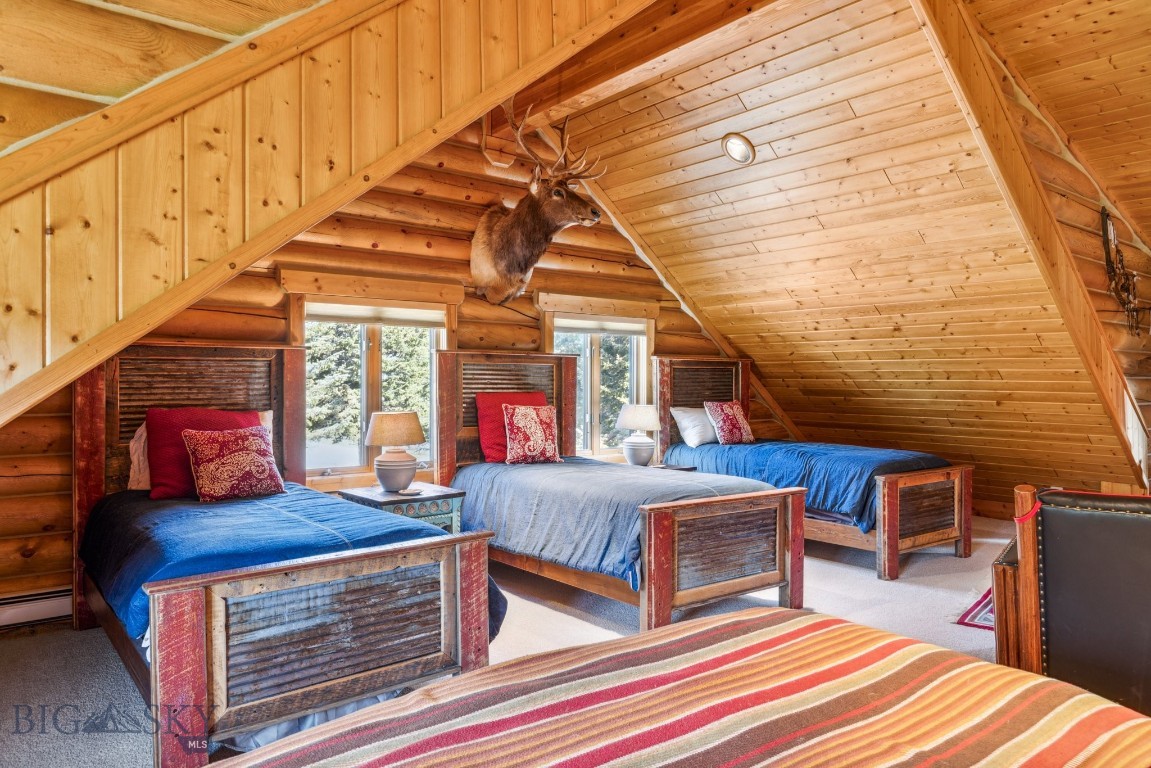 238 Great Gray Hollow