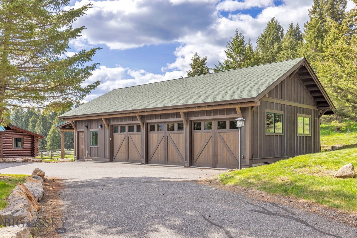 238 Great Gray Hollow