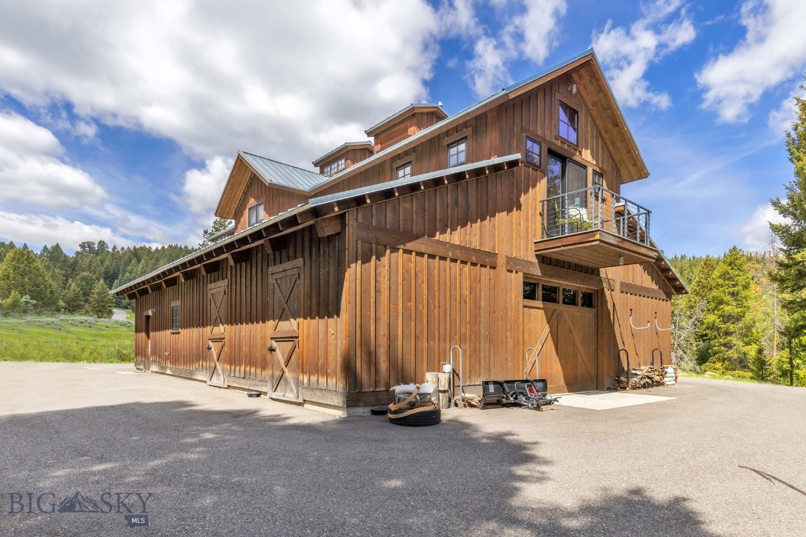 238 Great Gray Hollow