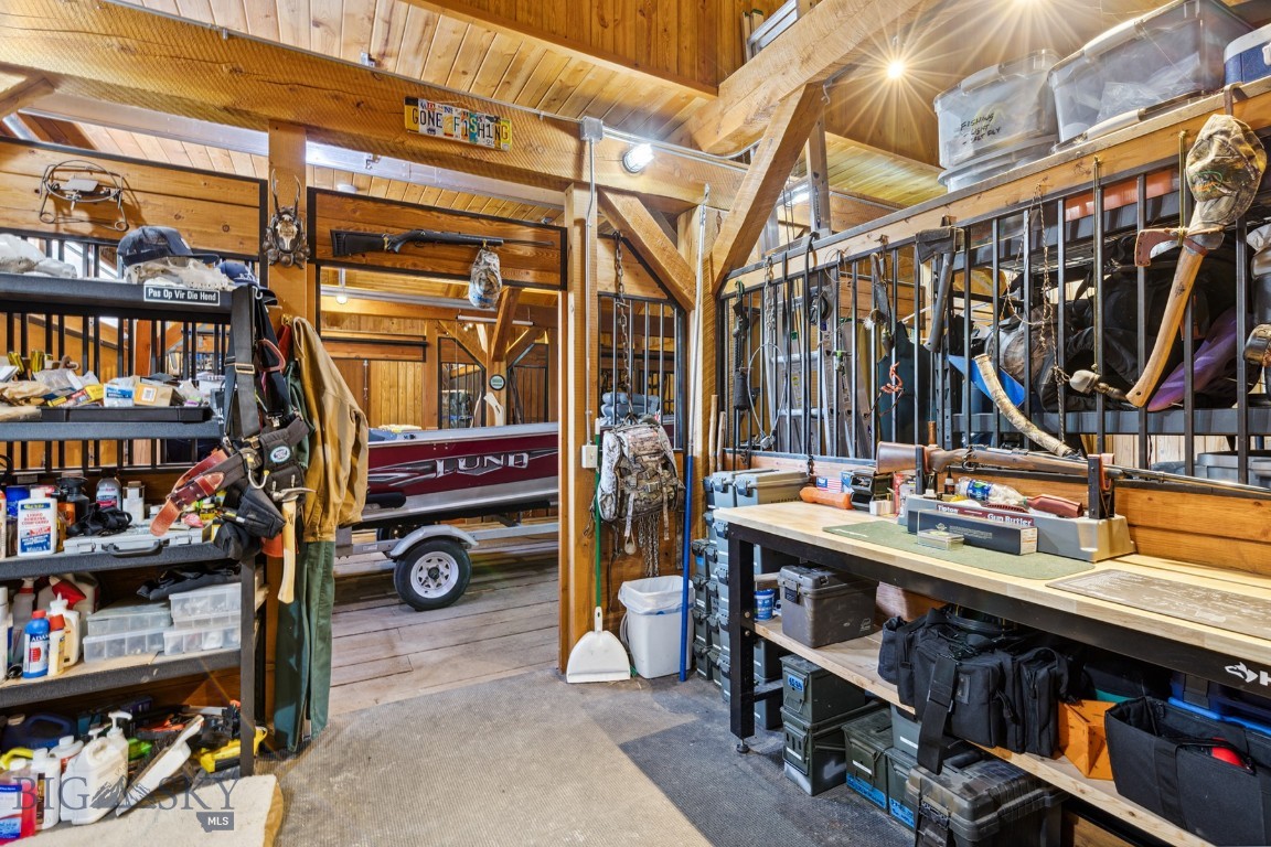 238 Great Gray Hollow