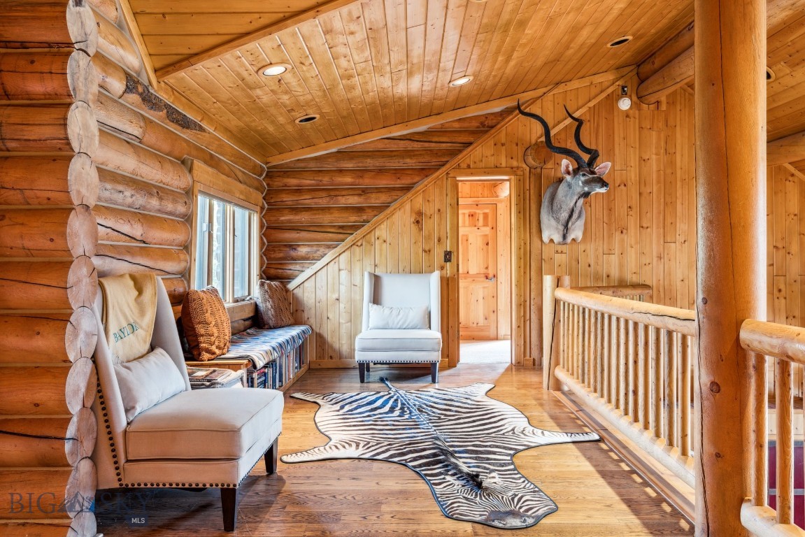 238 Great Gray Hollow