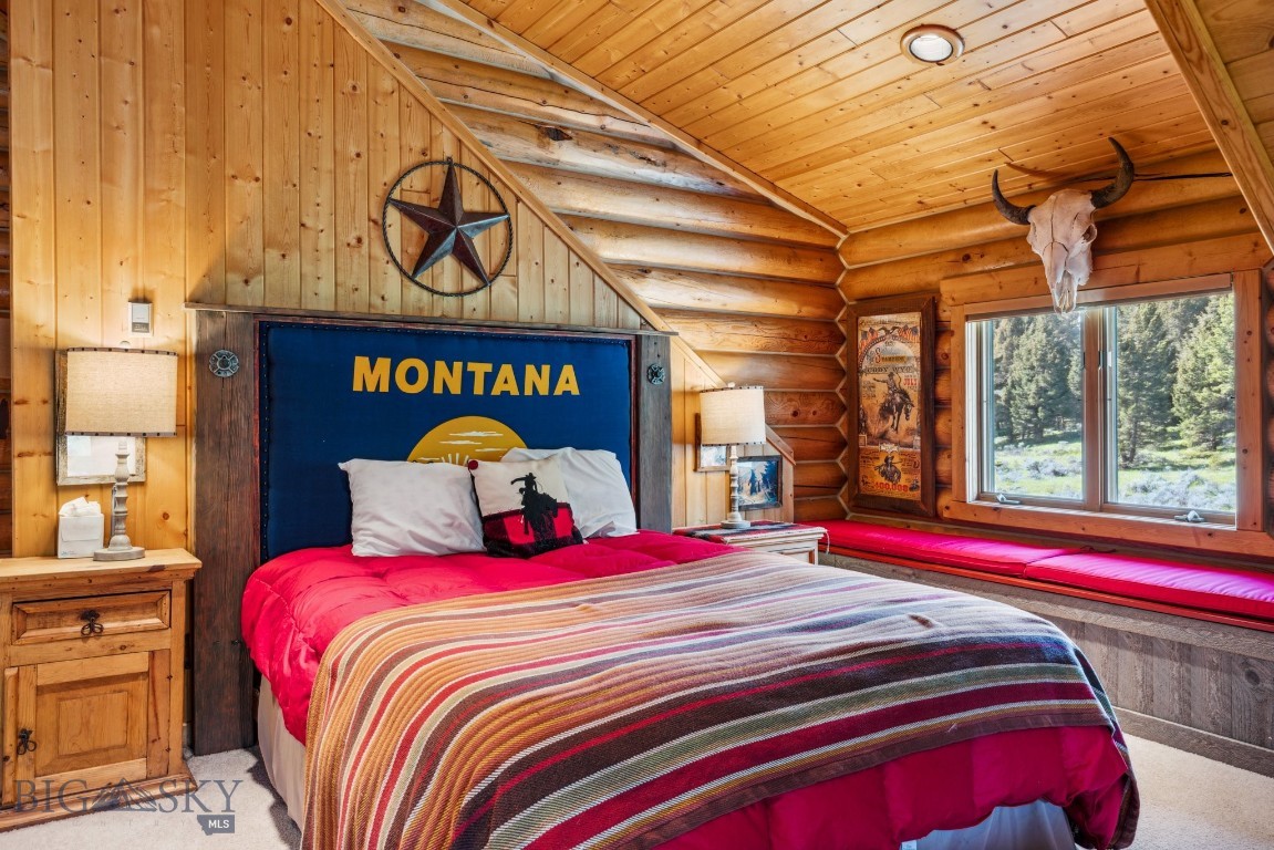 238 Great Gray Hollow