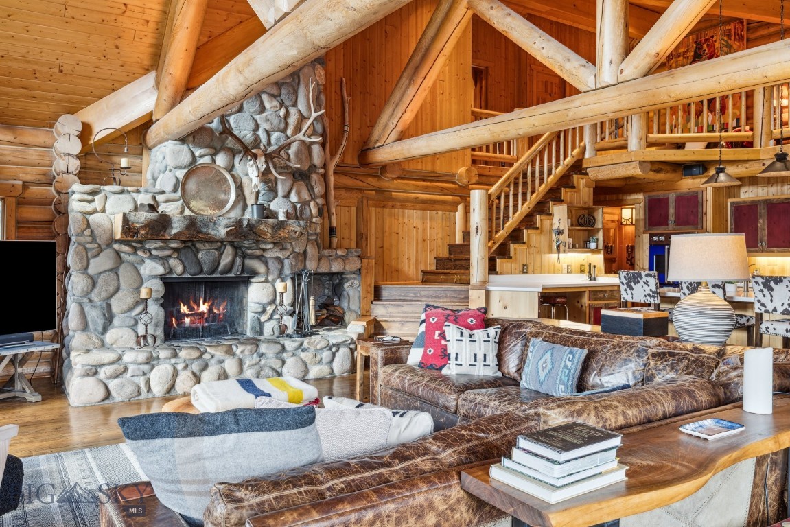 238 Great Gray Hollow