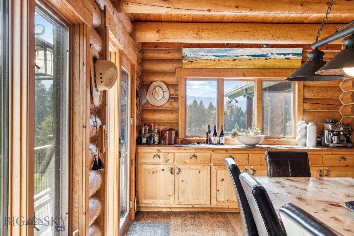 238 Great Gray Hollow