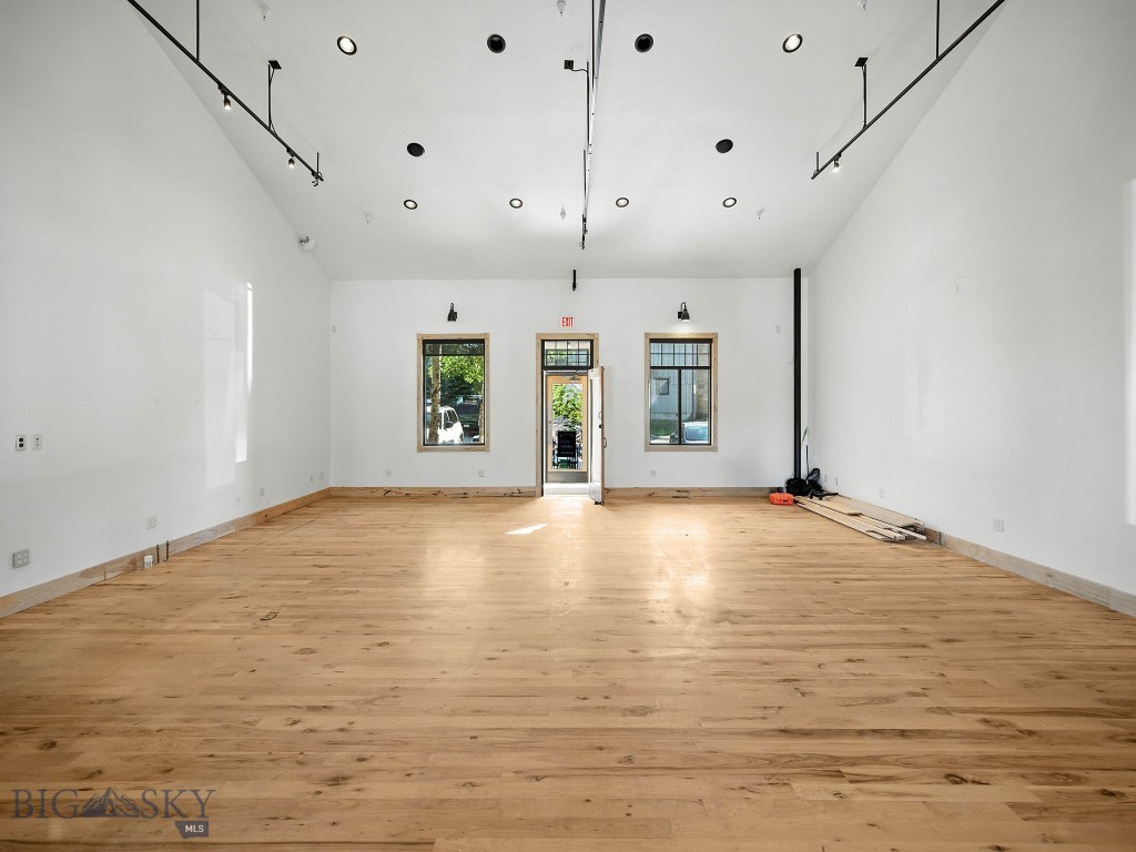 107 Lone Peak Drive