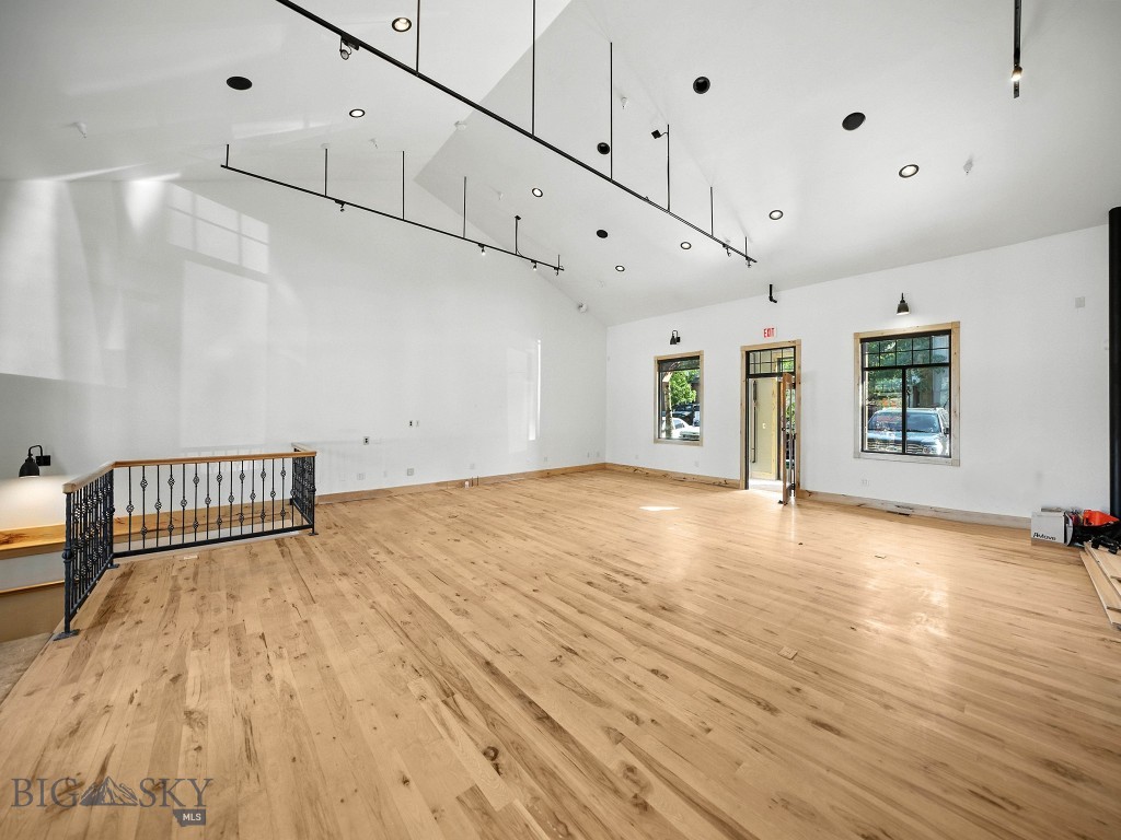 107 Lone Peak Drive