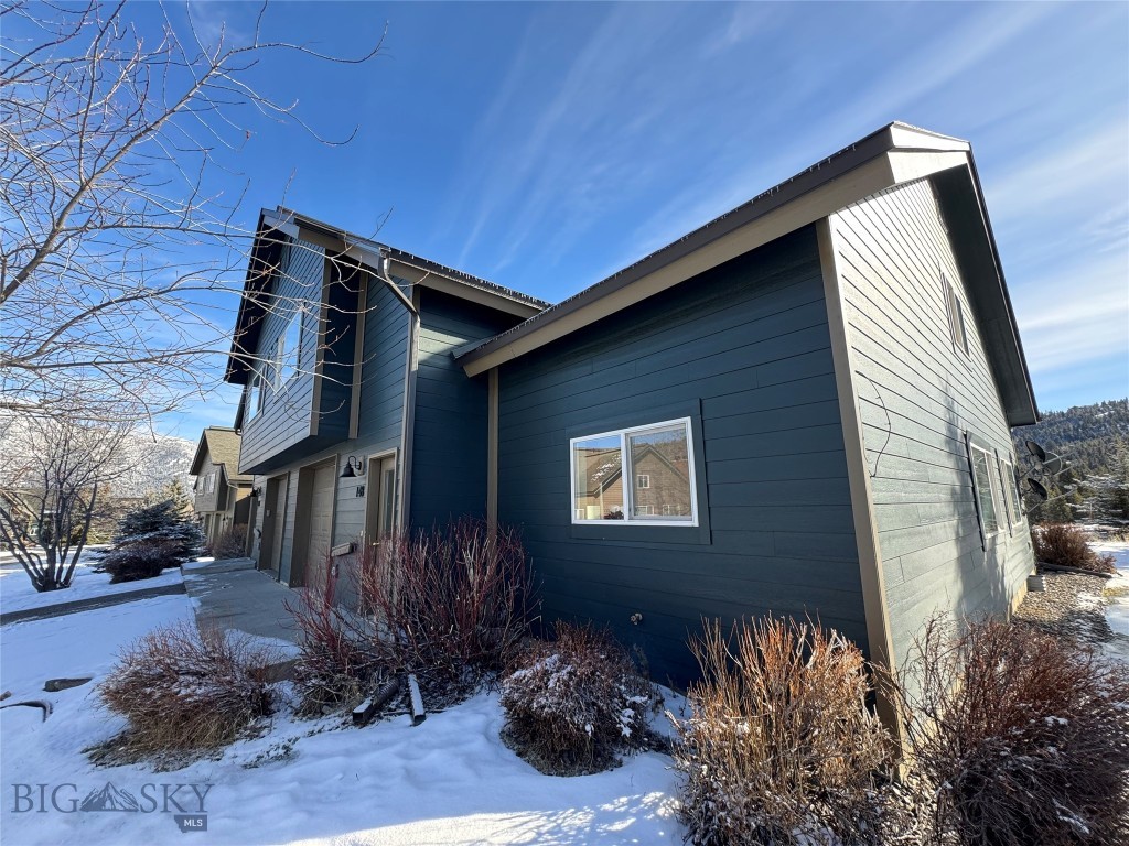 148 Candlelight Meadow