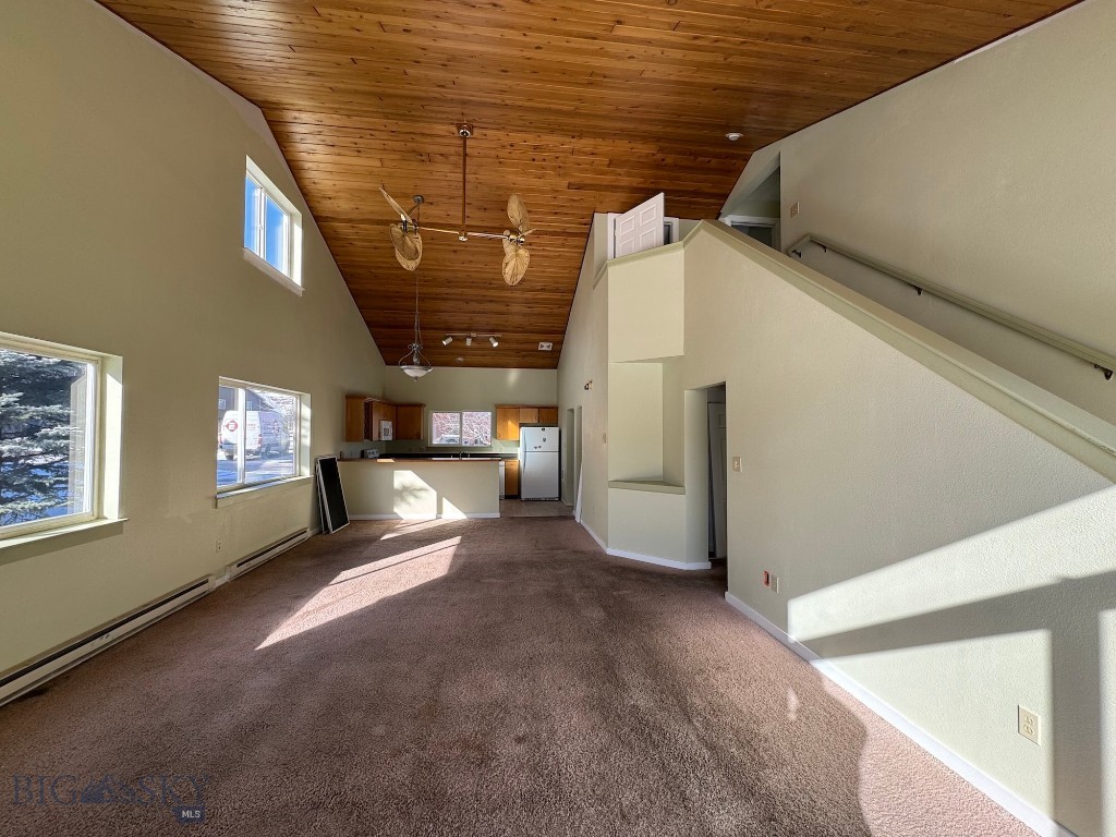 148 Candlelight Meadow