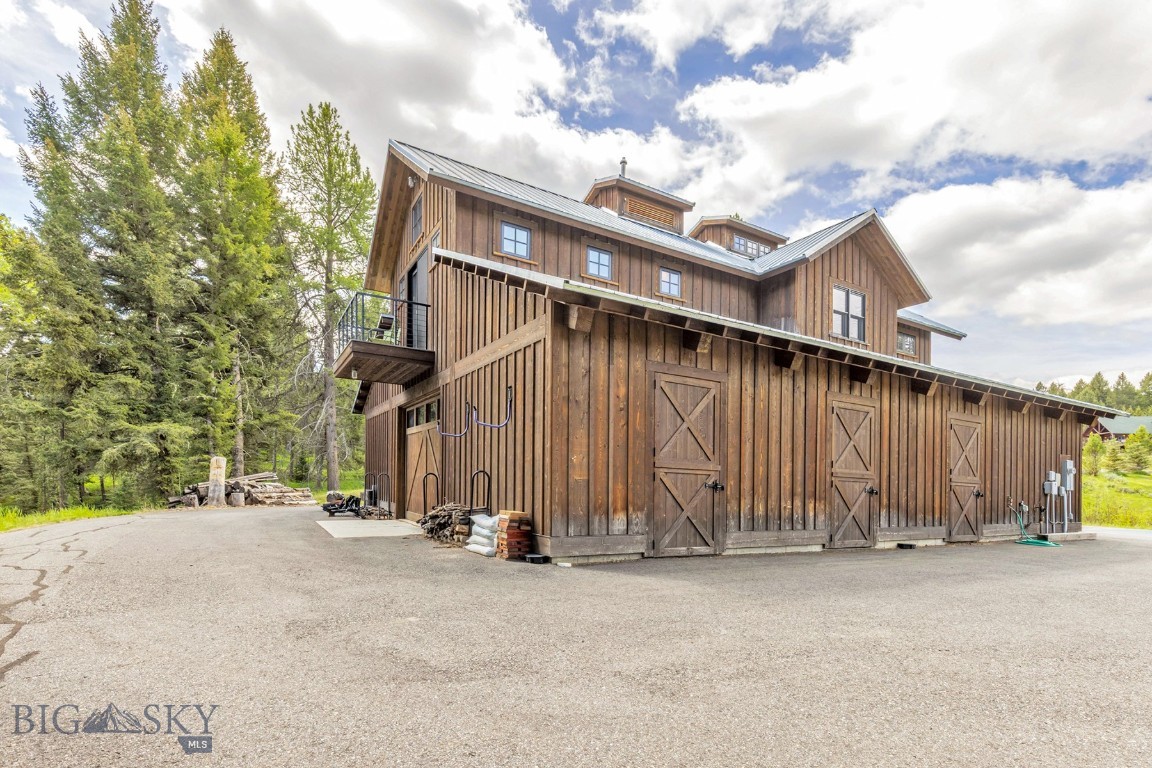 238 Great Gray Hollow