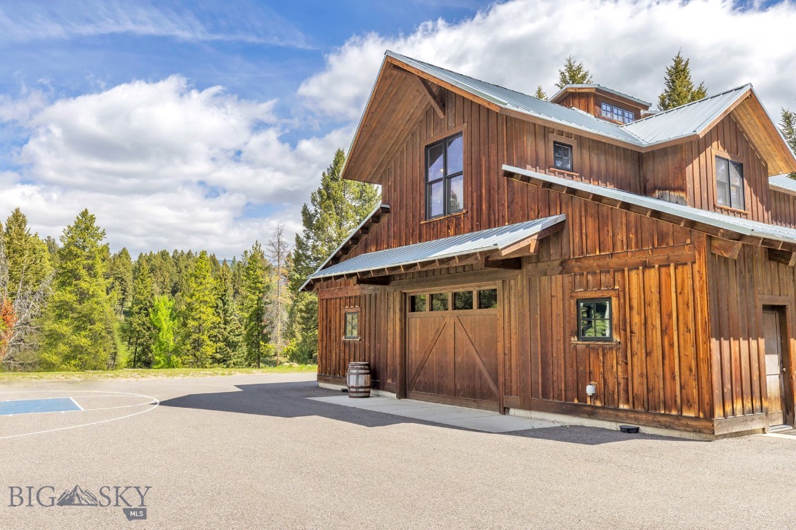 238 Great Gray Hollow
