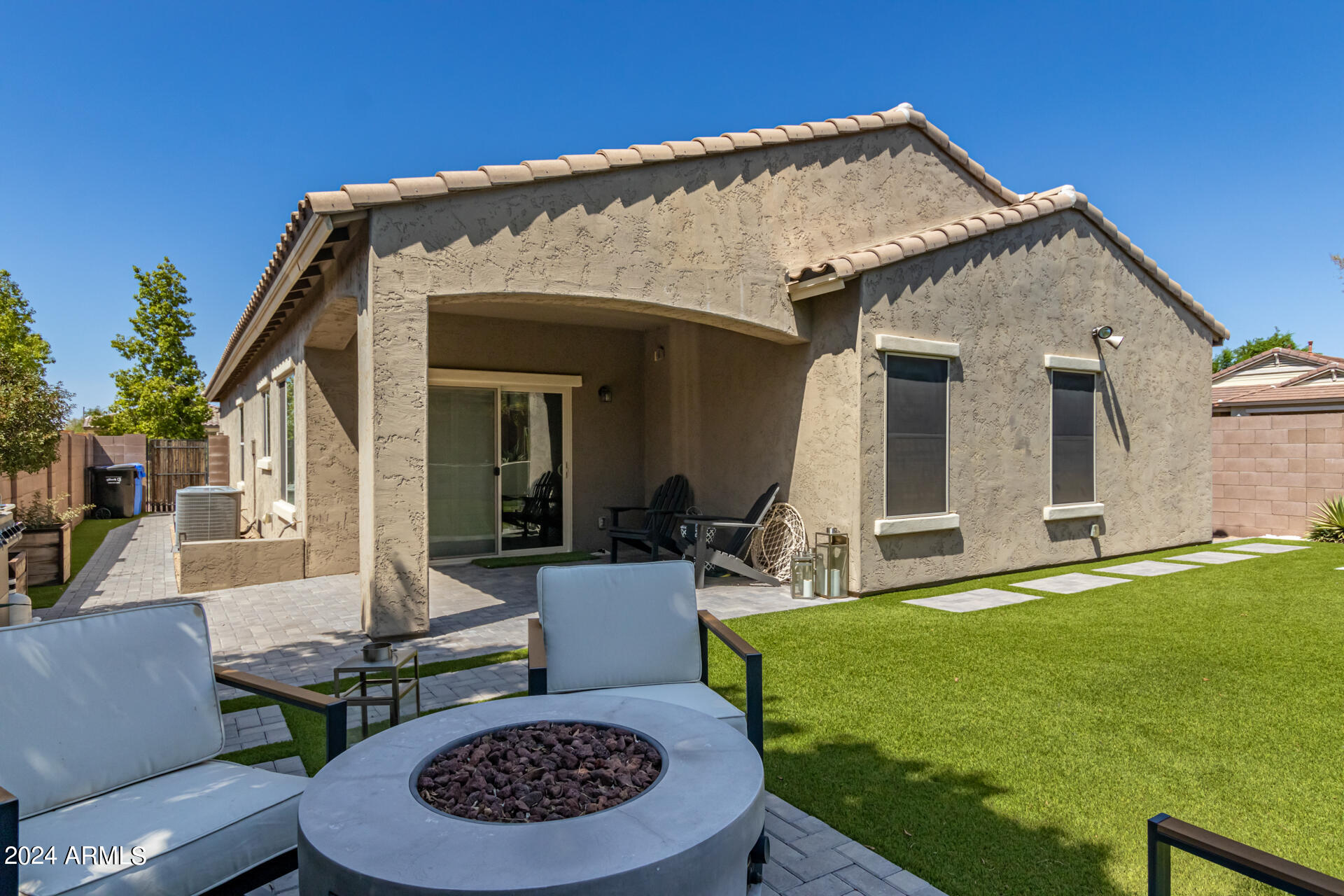 2663 E Hickory Street