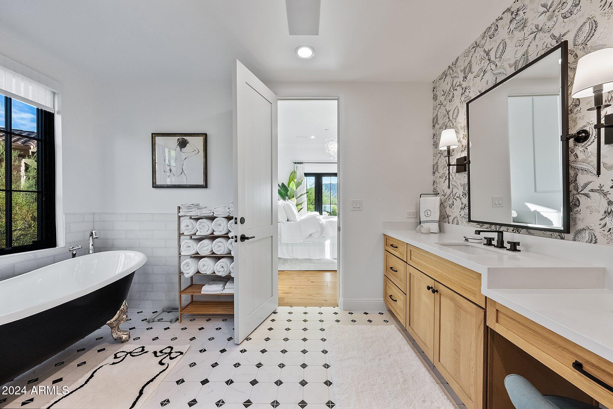 10801 E HAPPY VALLEY Road, 10