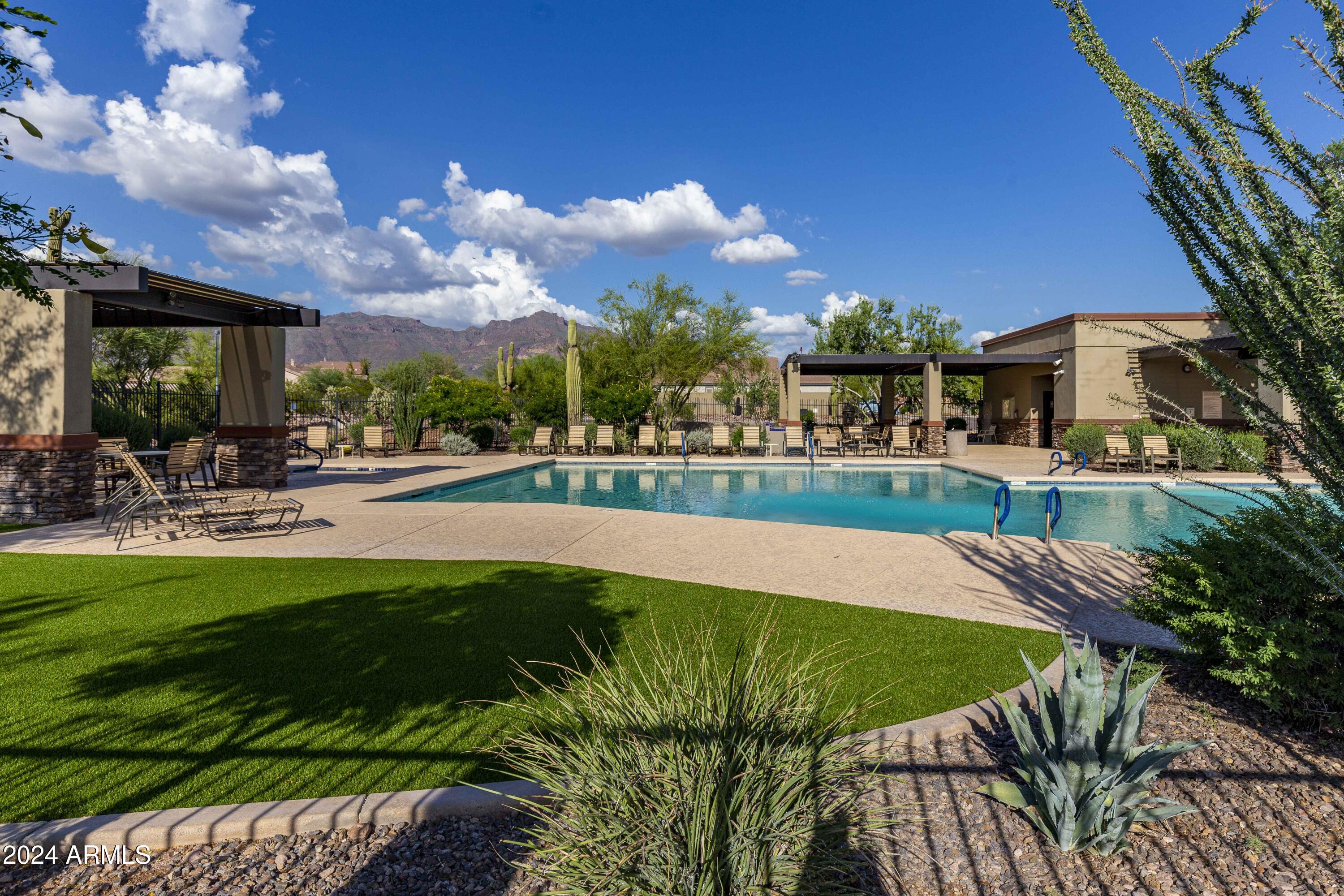 4091 S HACKBERRY Trail