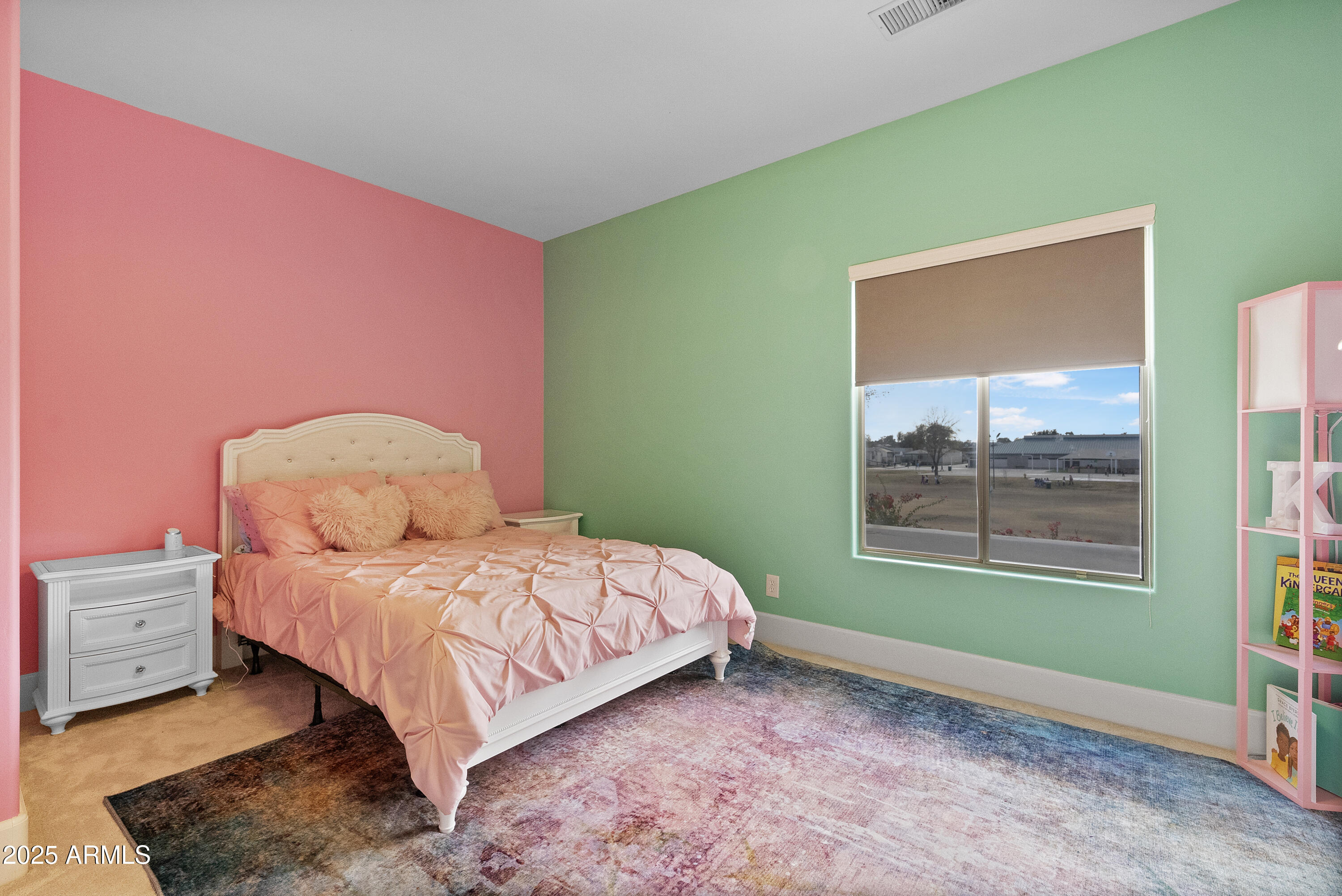 2543 E LINDA Lane